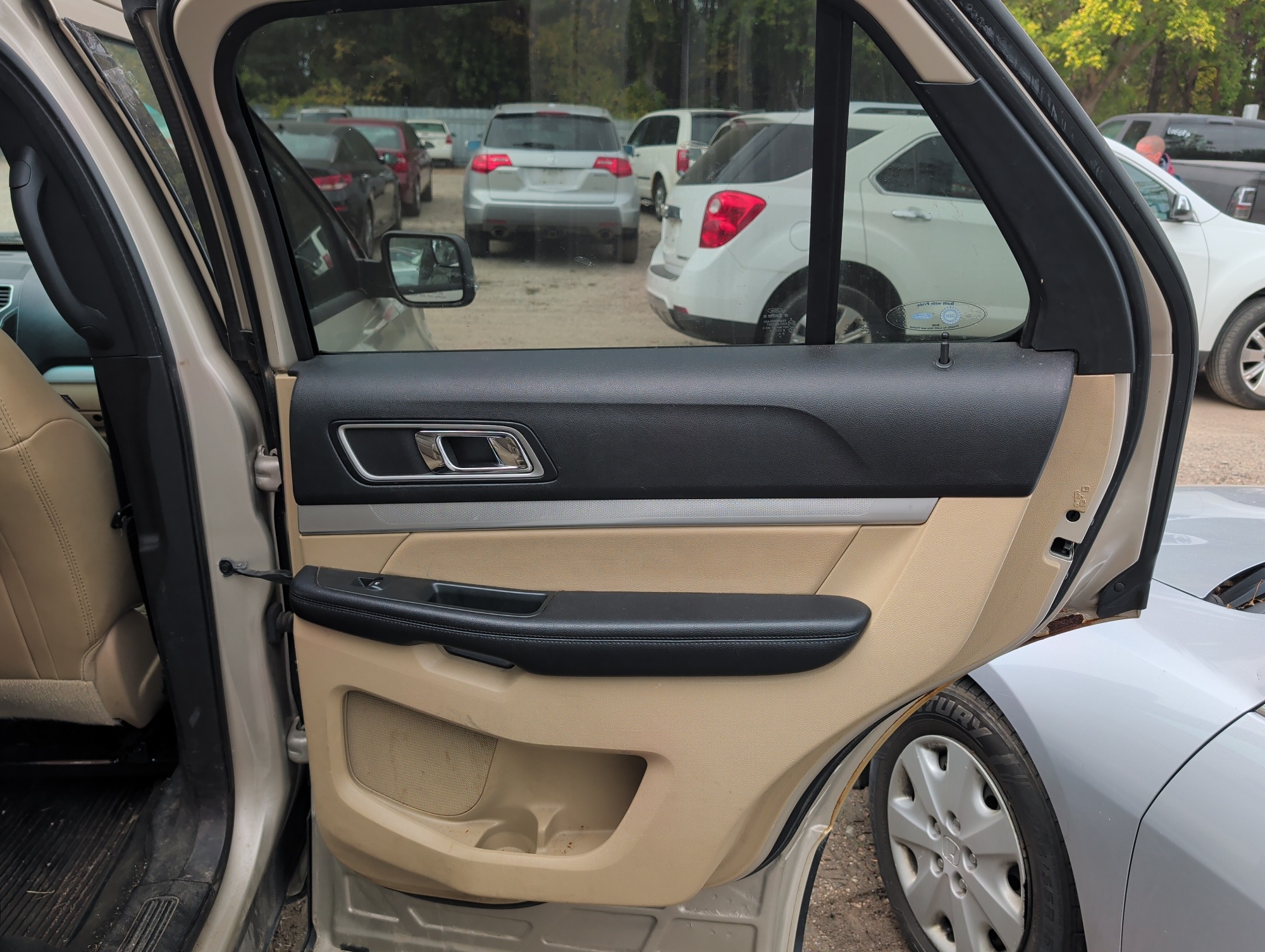 2017 ford explorer xlt-4wd with 270085 miles for sale near Elk River, Minnesota 106644_30_pass_rear_door_panel.jpg