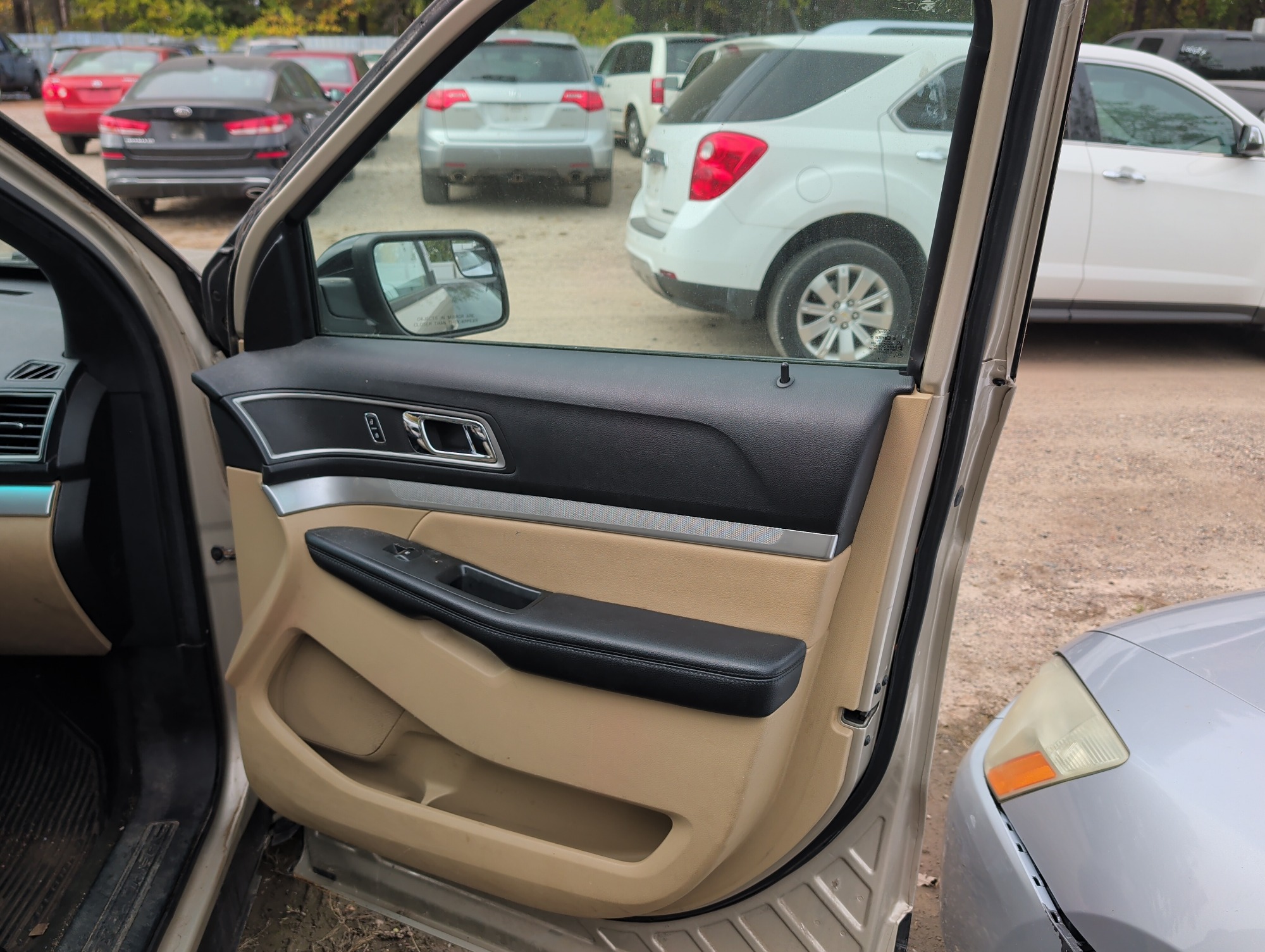 2017 ford explorer xlt-4wd with 270085 miles for sale near Elk River, Minnesota 106644_32_passenger_door_panel.jpg