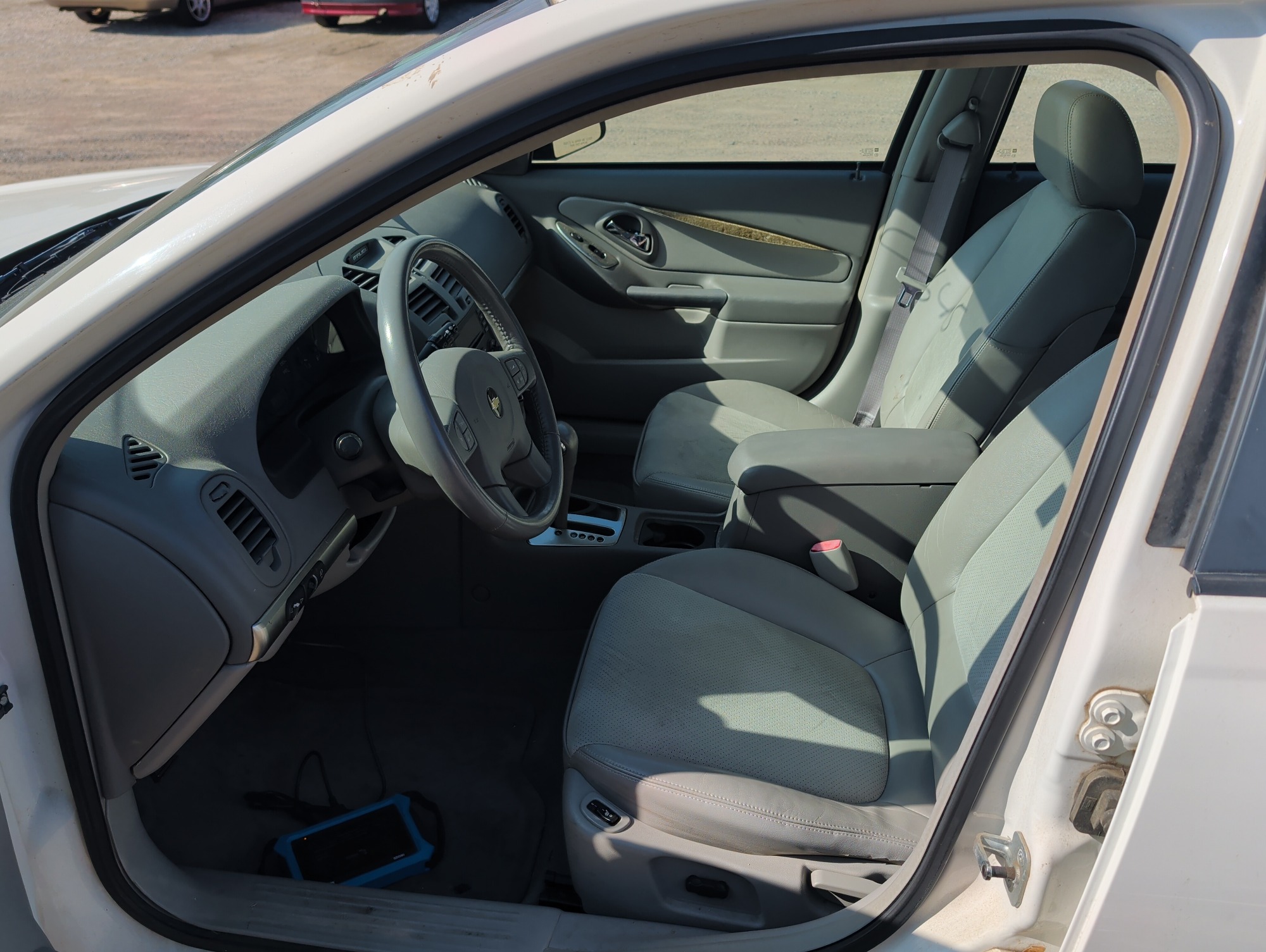 2004 chevrolet malibu lt with 68012 miles for sale near Elk River, Minnesota 106645_22_driver_seat.jpg