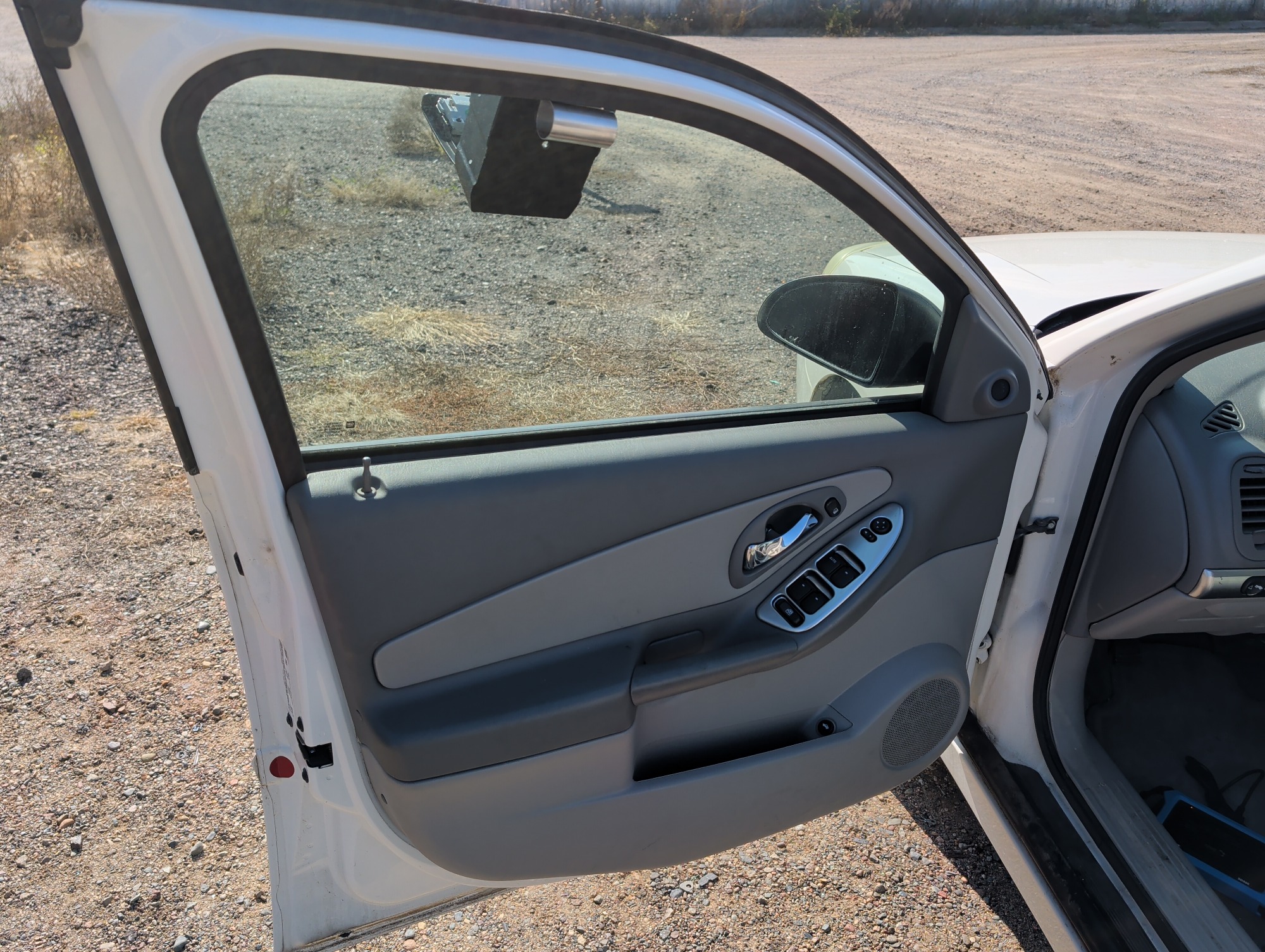 2004 chevrolet malibu lt with 68012 miles for sale near Elk River, Minnesota 106645_23_driver_door_panel.jpg