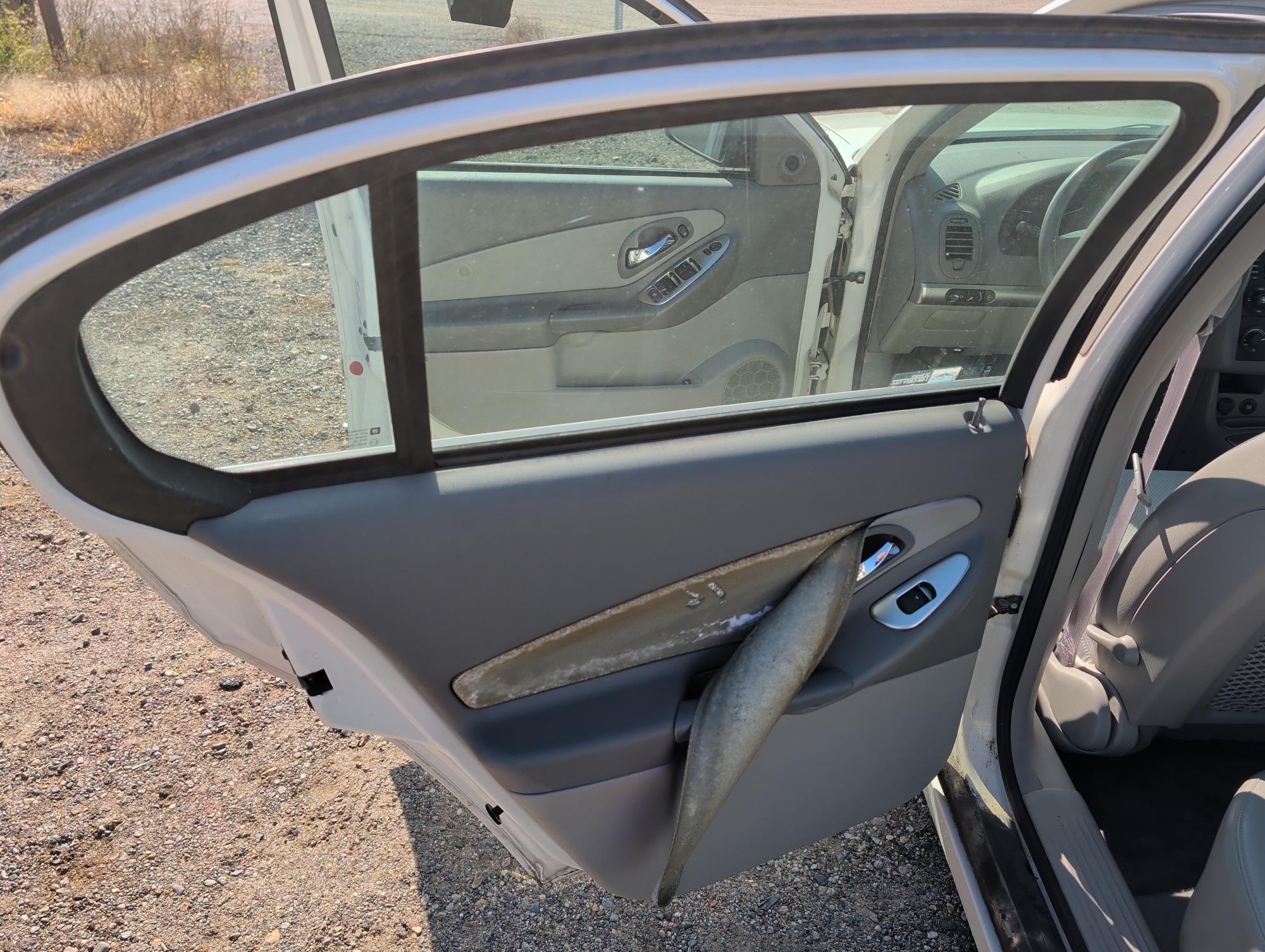 2004 chevrolet malibu lt with 68012 miles for sale near Elk River, Minnesota 106645_25_drv_rear_door_panel.jpg