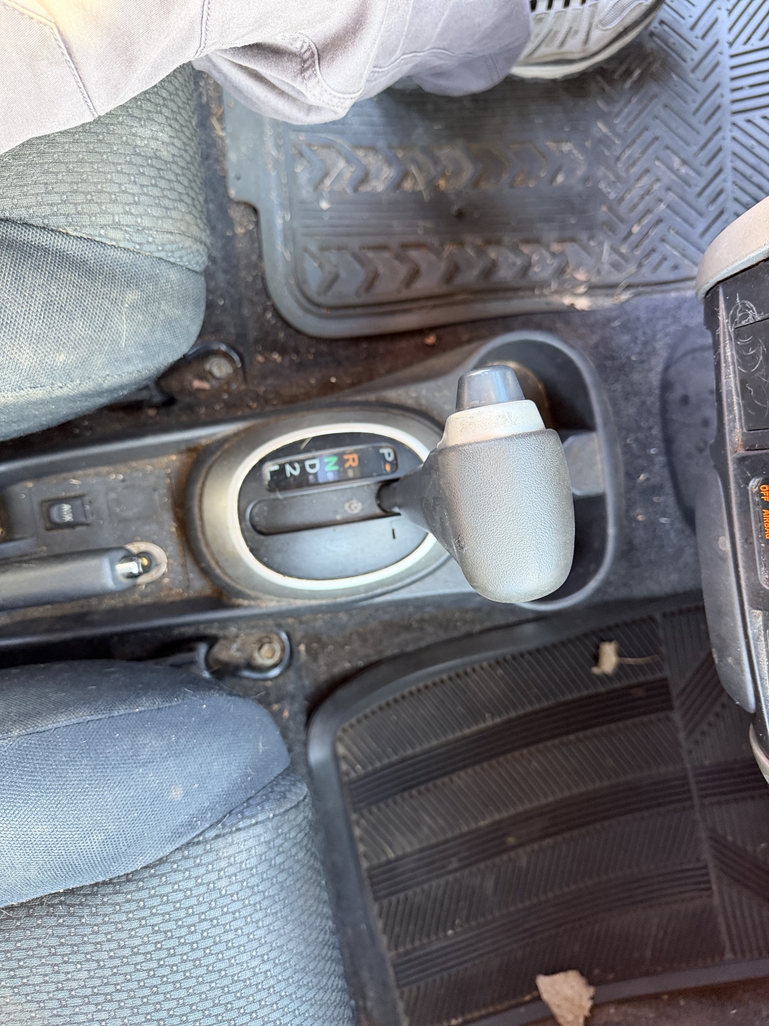 2006 scion xb wagon with 203036 miles for sale near Elk River, Minnesota 106646_41_shifter.jpg
