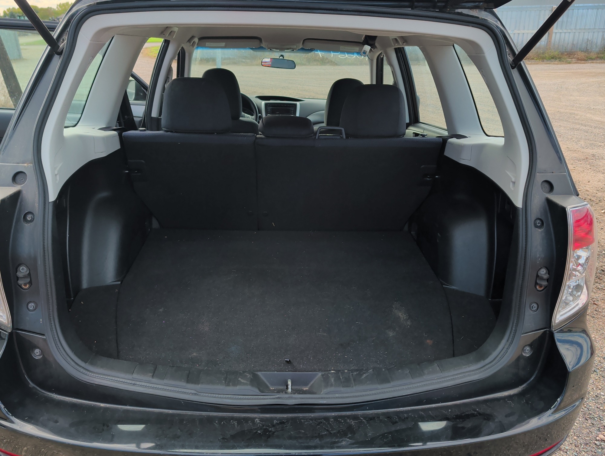 2011 subaru forester 2.5x-touring with 158569 miles for sale near Elk River, Minnesota 106647_26_trunk.jpg