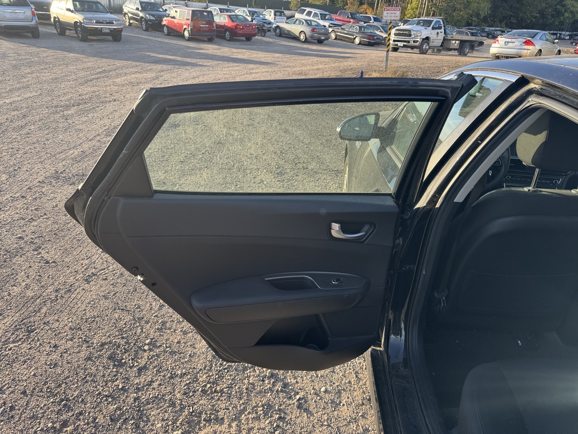 2020 kia optima lx with 79869 miles for sale near Elk River, Minnesota 106650_25_drv_rear_door_panel.jpg