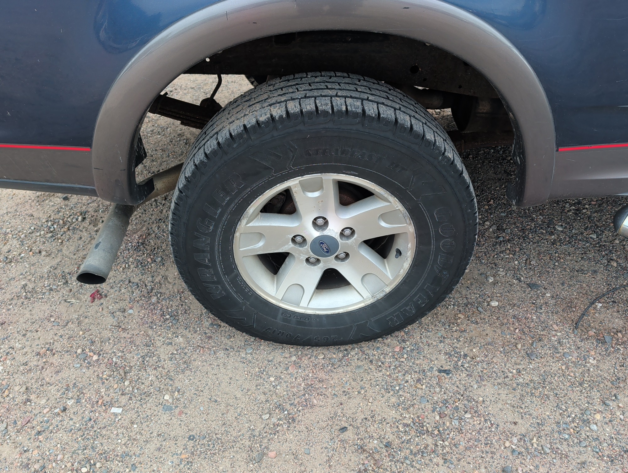 2002 ford f-150 xlt-supercrew-short-bed-4wd with 370405 miles for sale near Elk River, Minnesota 106651_14_rear_pass_wheel.jpg