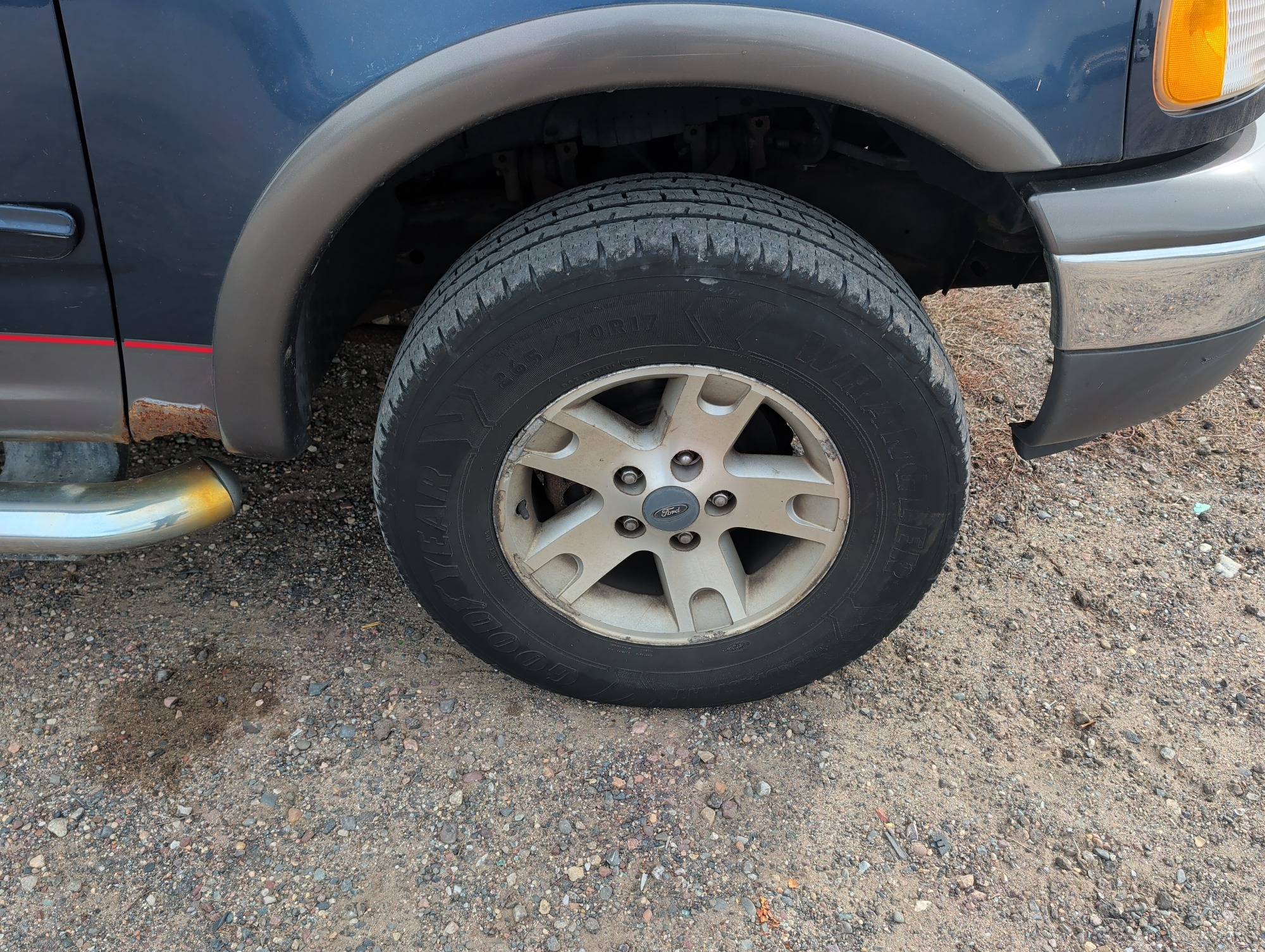 2002 ford f-150 xlt-supercrew-short-bed-4wd with 370405 miles for sale near Elk River, Minnesota 106651_15_front_pass_wheel.jpg