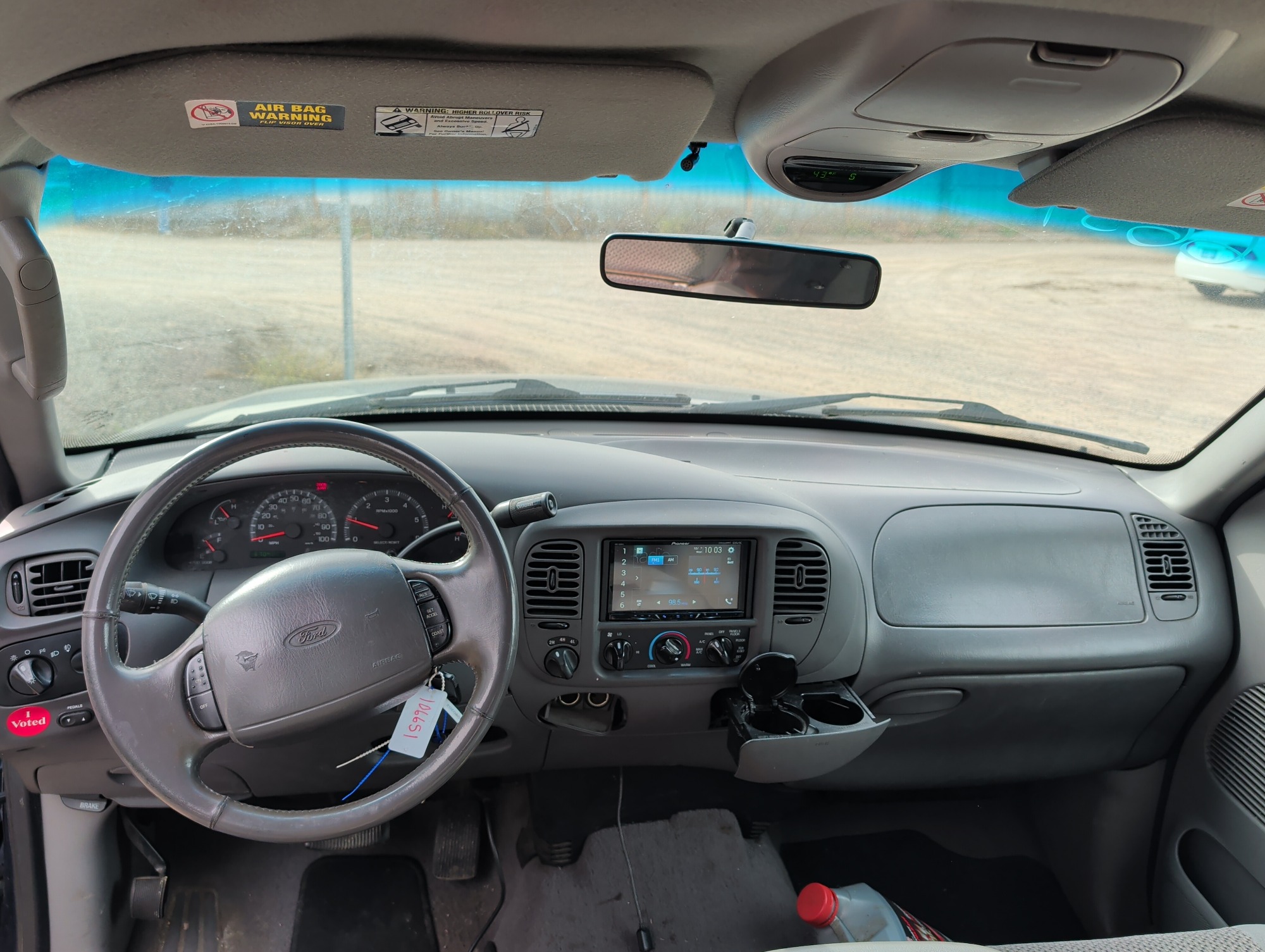 2002 ford f-150 xlt-supercrew-short-bed-4wd with 370405 miles for sale near Elk River, Minnesota 106651_34_whole_dash.jpg