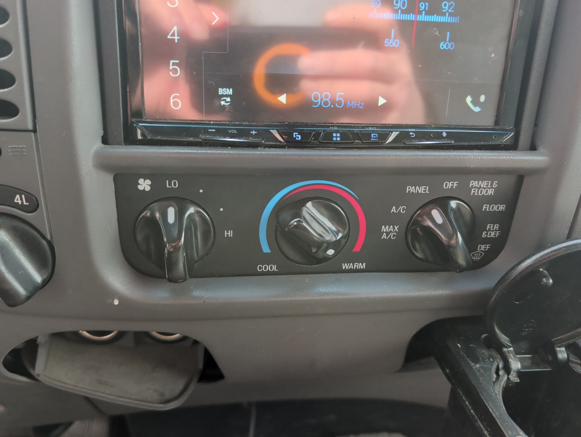 2002 ford f-150 xlt-supercrew-short-bed-4wd with 370405 miles for sale near Elk River, Minnesota 106651_40_climate_control.jpg