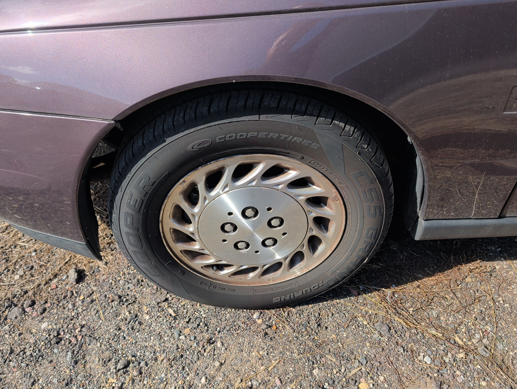 2000 saturn ls ls2 with 145375 miles for sale near Elk River, Minnesota 106652_12_drv_front_wheel.jpg