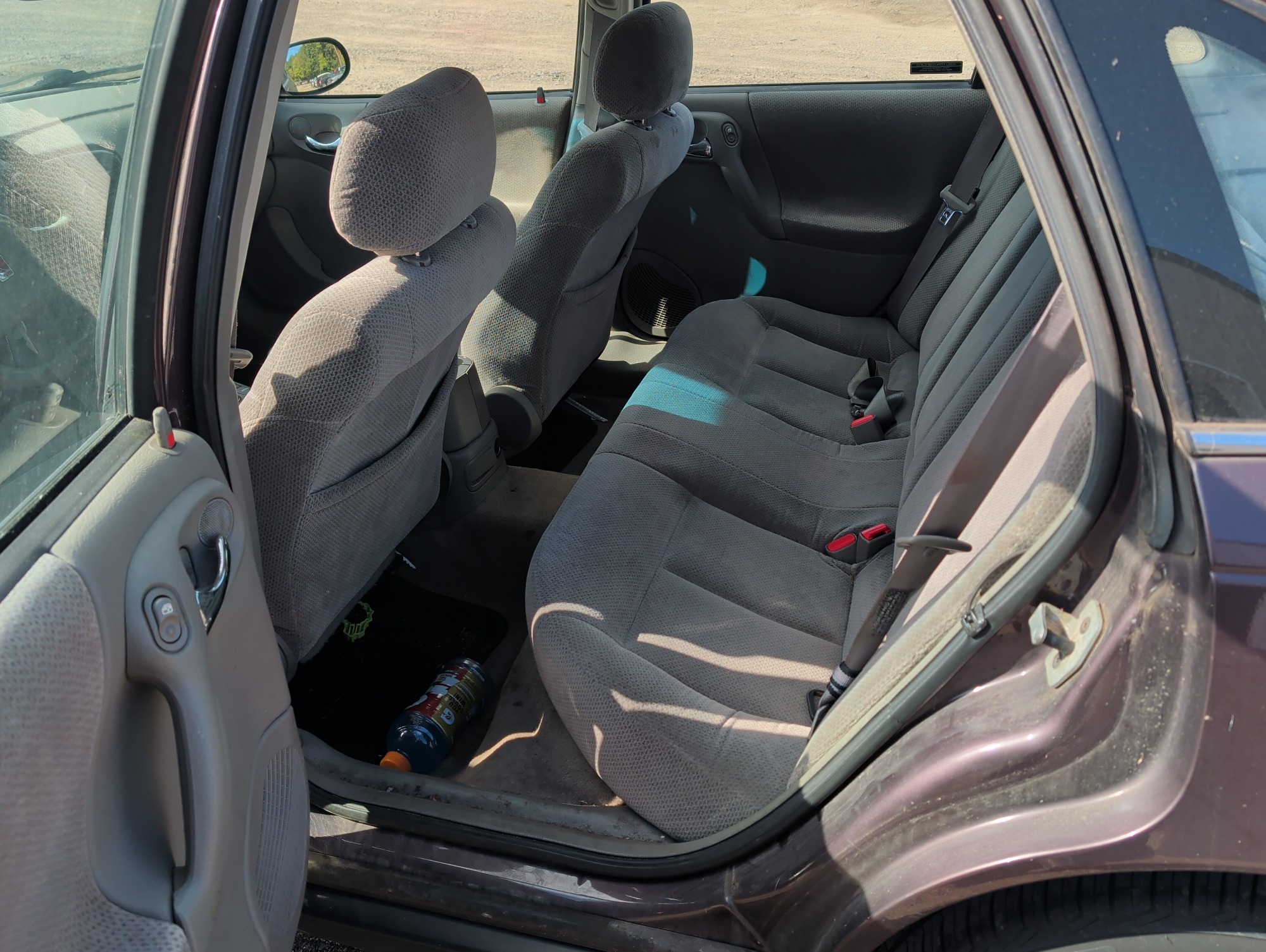 2000 saturn ls ls2 with 145375 miles for sale near Elk River, Minnesota 106652_24_drv_rear_seat.jpg