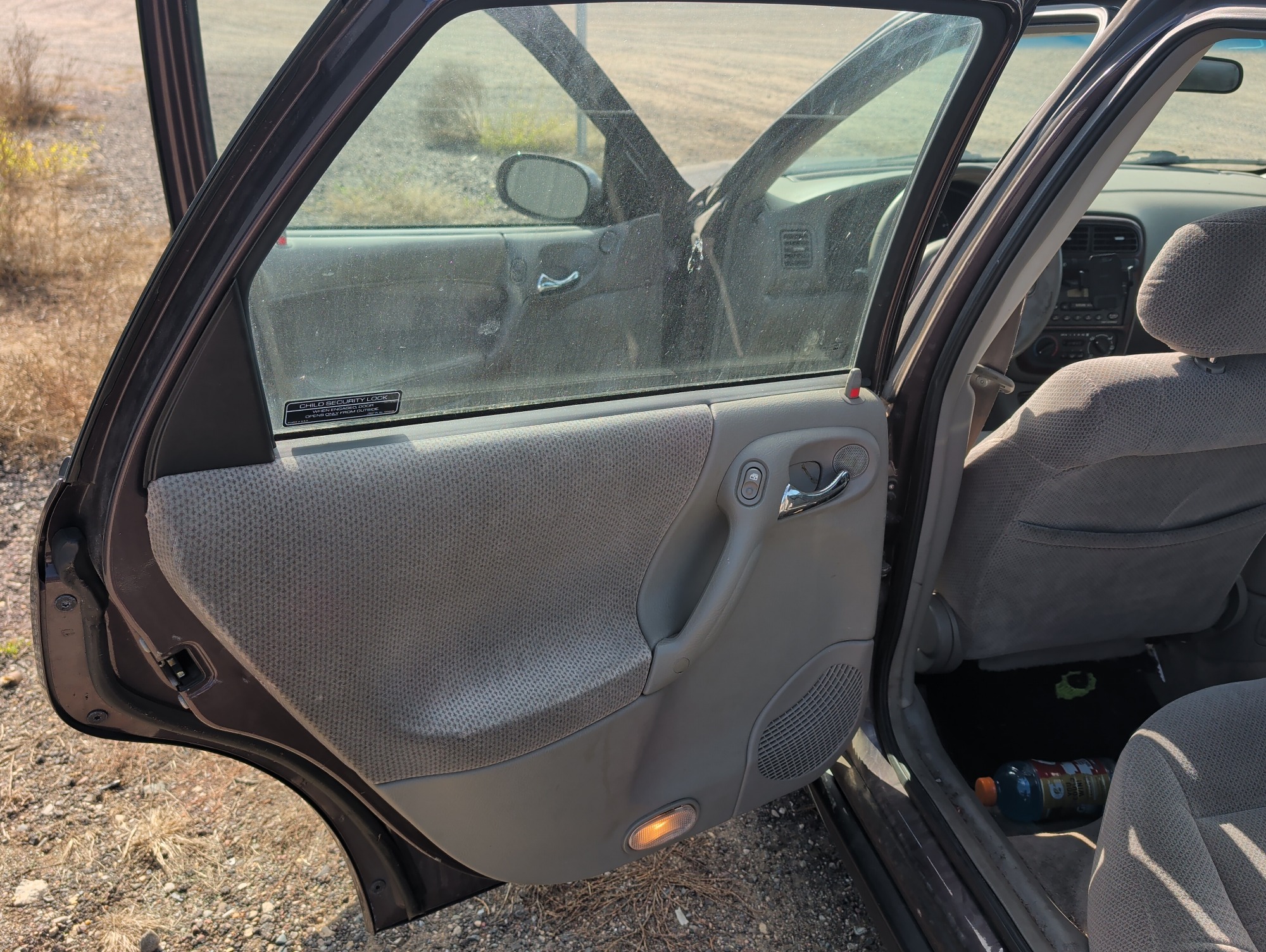2000 saturn ls ls2 with 145375 miles for sale near Elk River, Minnesota 106652_25_drv_rear_door_panel.jpg