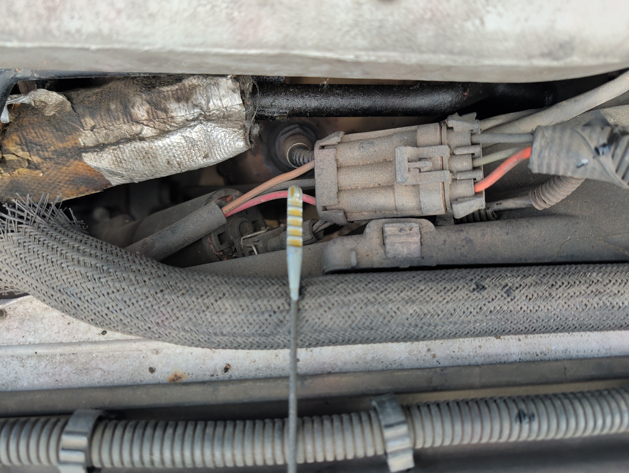 2000 saturn ls ls2 with 145375 miles for sale near Elk River, Minnesota 106652_50_oil_dipstick.jpg
