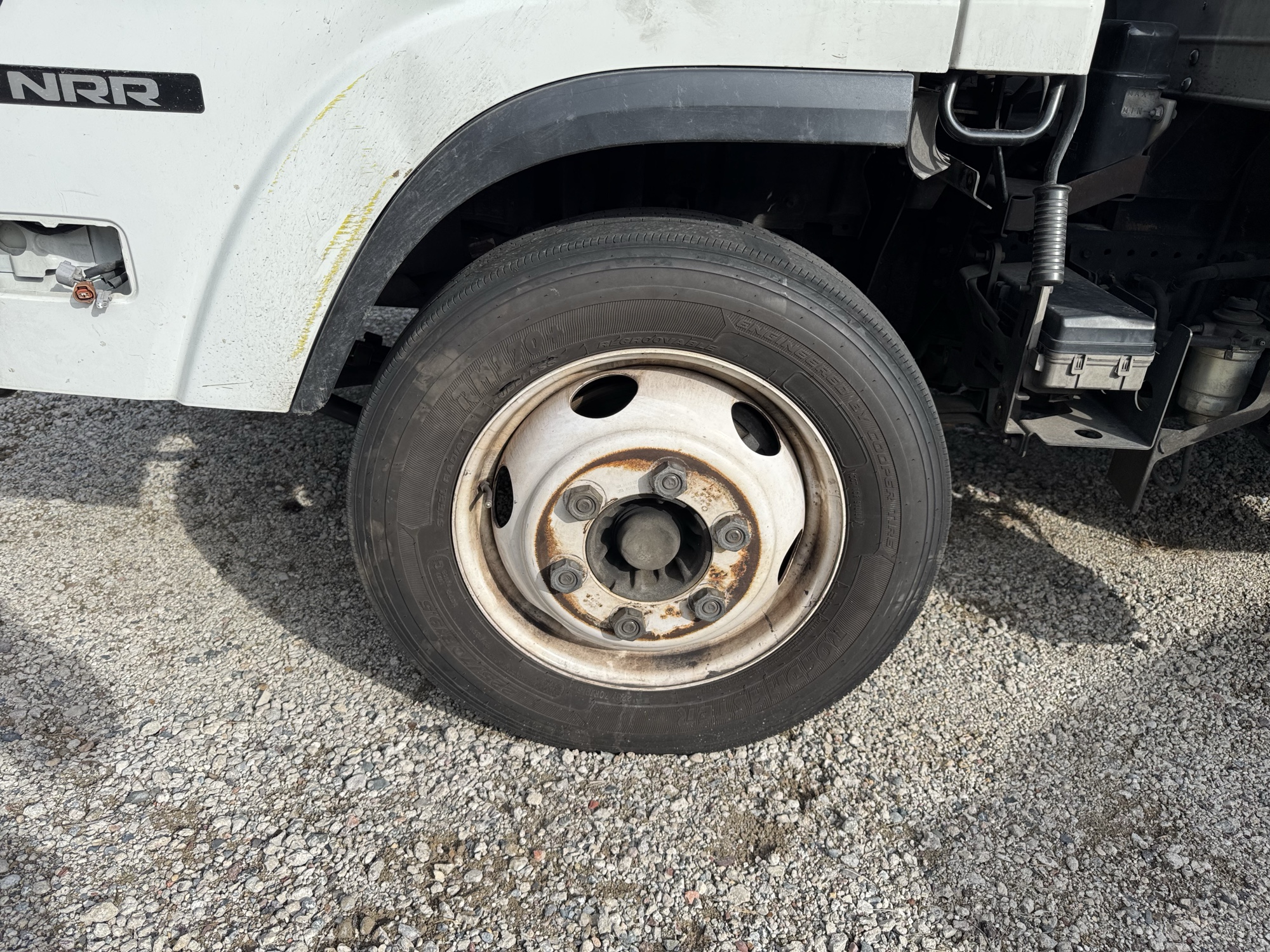 2015 isuzu nqr - with 248215 miles for sale near Elk River, Minnesota 106653_12_drv_front_wheel.jpg