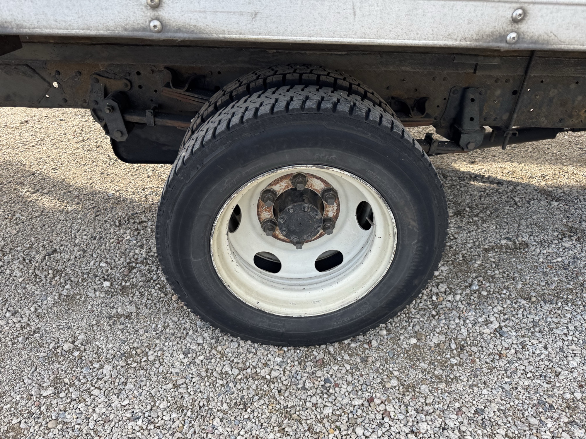 2015 isuzu nqr - with 248215 miles for sale near Elk River, Minnesota 106653_14_rear_pass_wheel.jpg