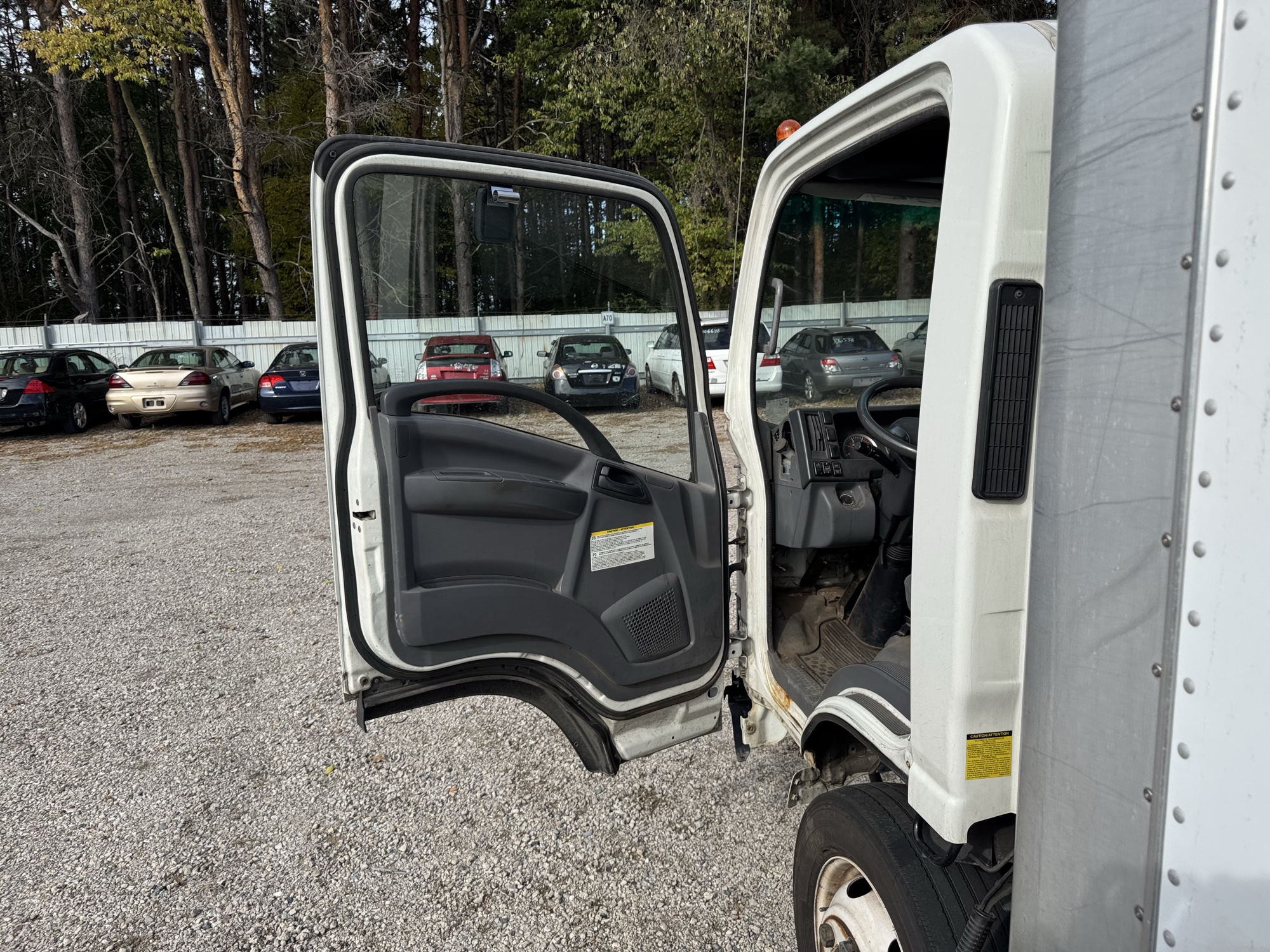 2015 isuzu nqr - with 248215 miles for sale near Elk River, Minnesota 106653_23_driver_door_panel.jpg