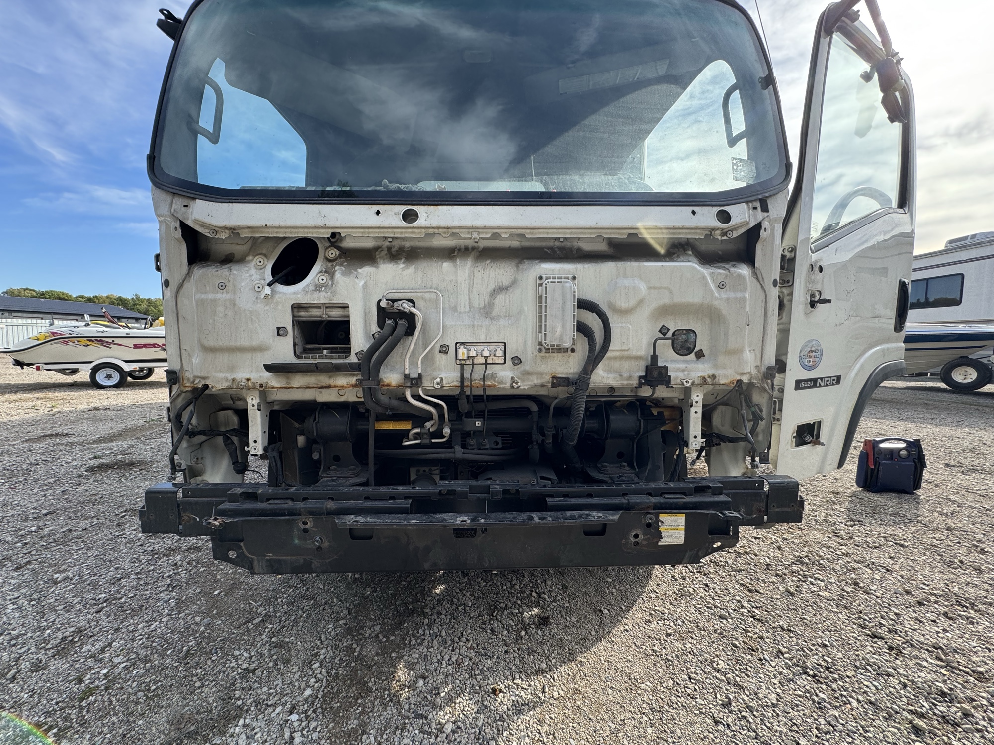 2015 isuzu nqr - with 248215 miles for sale near Elk River, Minnesota 106653_49_engine_bay.jpg