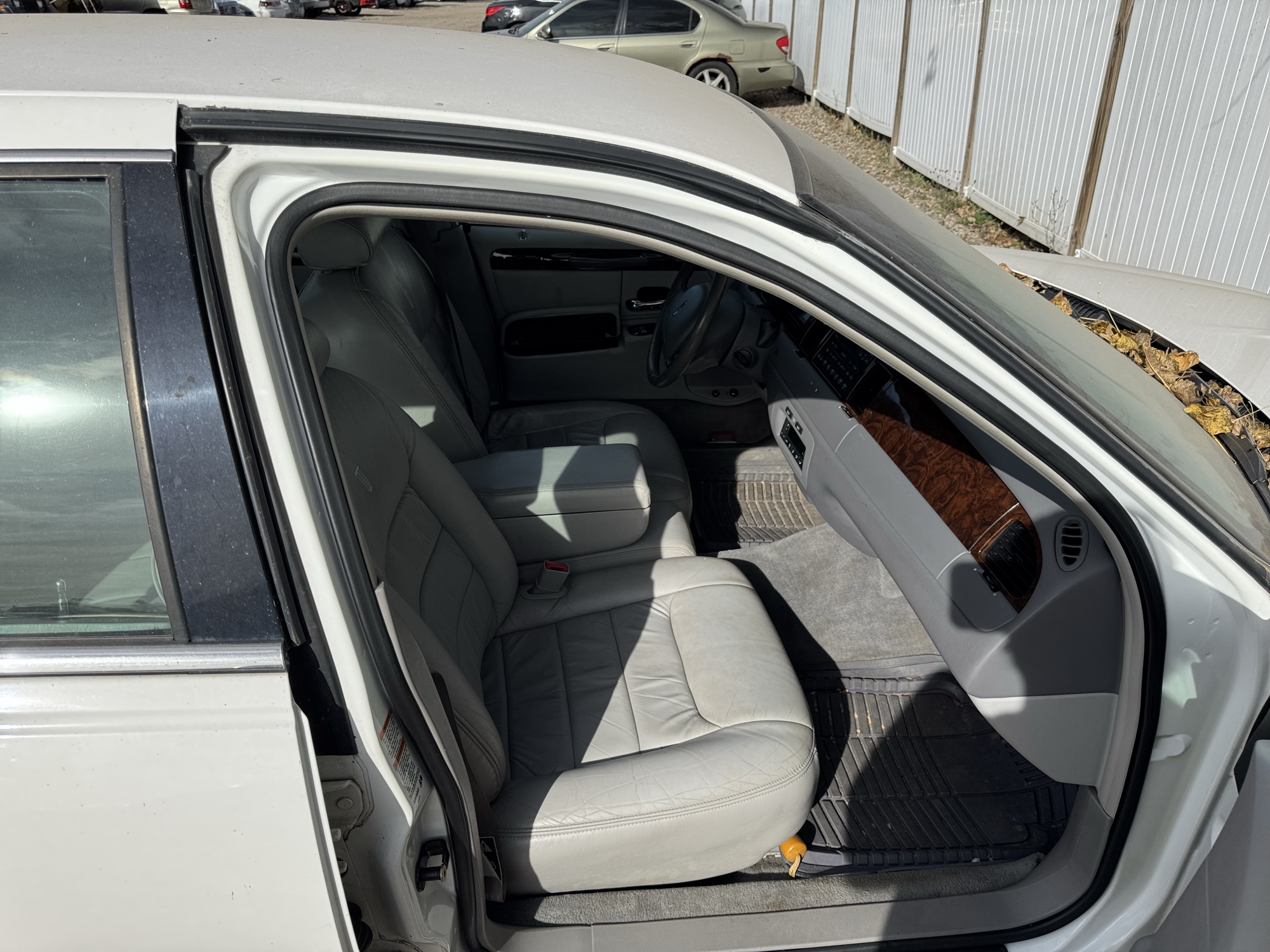 2000 lincoln town-car executive with 135548 miles for sale near Elk River, Minnesota 106654_31_passenger_seat.jpg