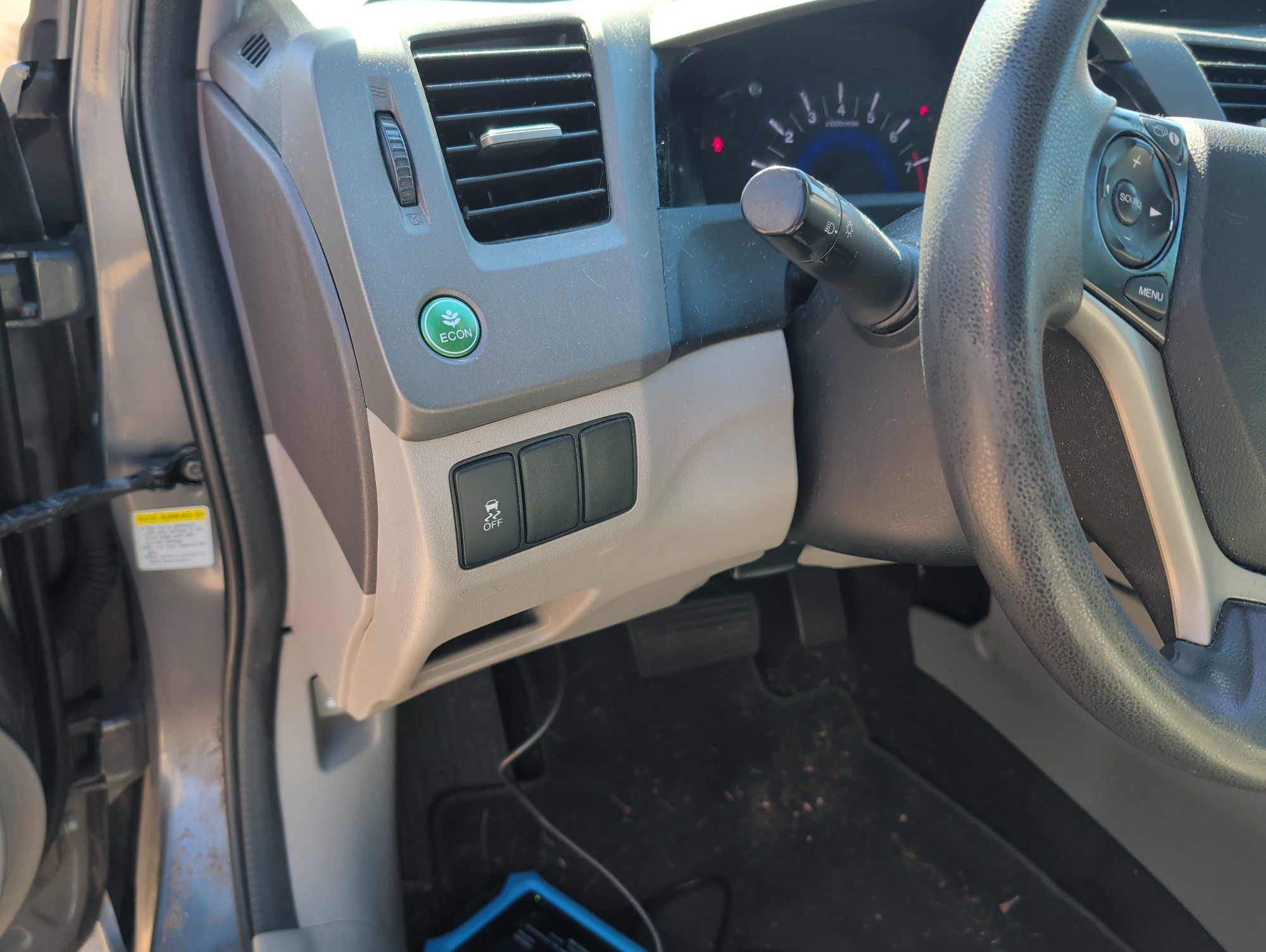 2012 honda civic lx-sedan-5-speed-at with 150021 miles for sale near Elk River, Minnesota 106655_37_left_of_steering_wheel.jpg