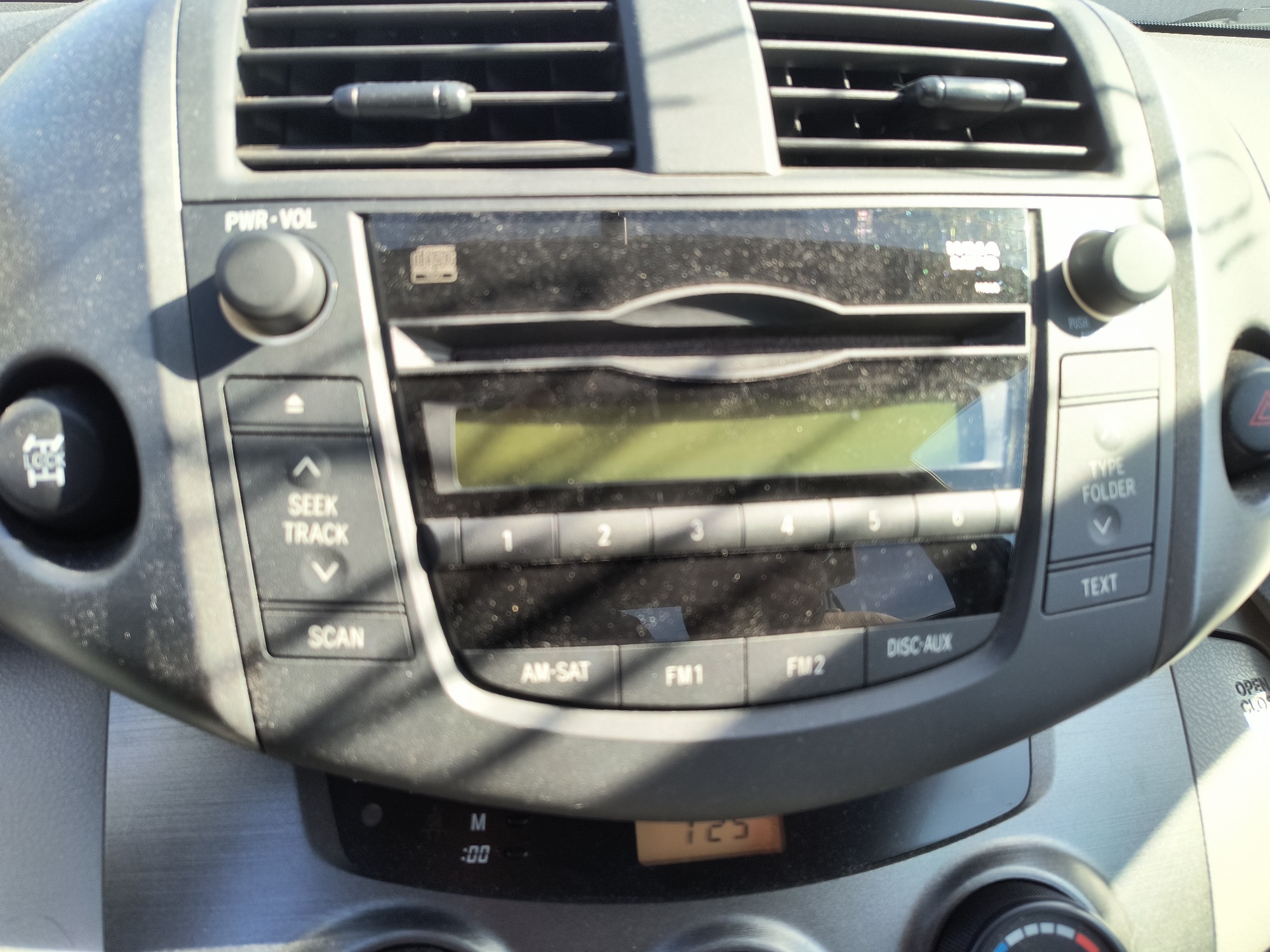 2010 toyota rav4 base-i4-4wd with 209322 miles for sale near Elk River, Minnesota 106656_39_radio_closeup.jpg