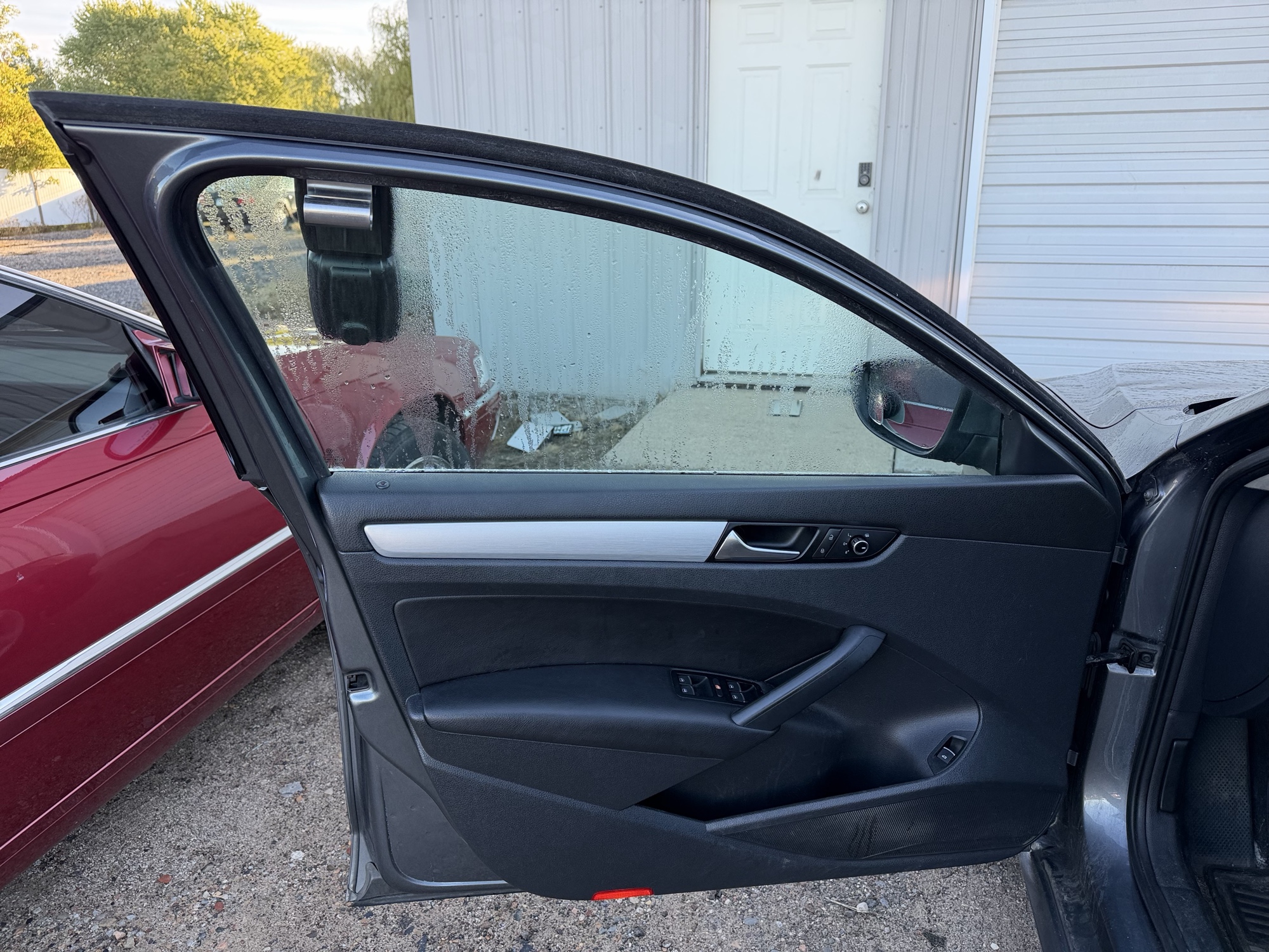 2012 volkswagen passat 2.5l-se-mt with 176667 miles for sale near Elk River, Minnesota 106657_23_driver_door_panel.jpg