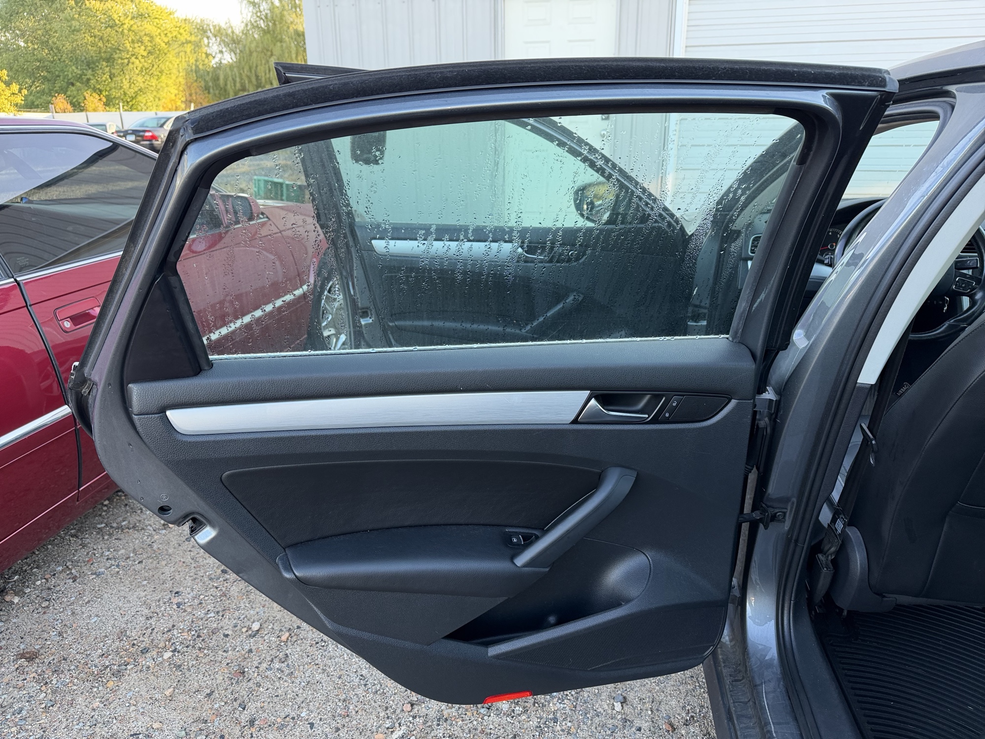 2012 volkswagen passat 2.5l-se-mt with 176667 miles for sale near Elk River, Minnesota 106657_25_drv_rear_door_panel.jpg