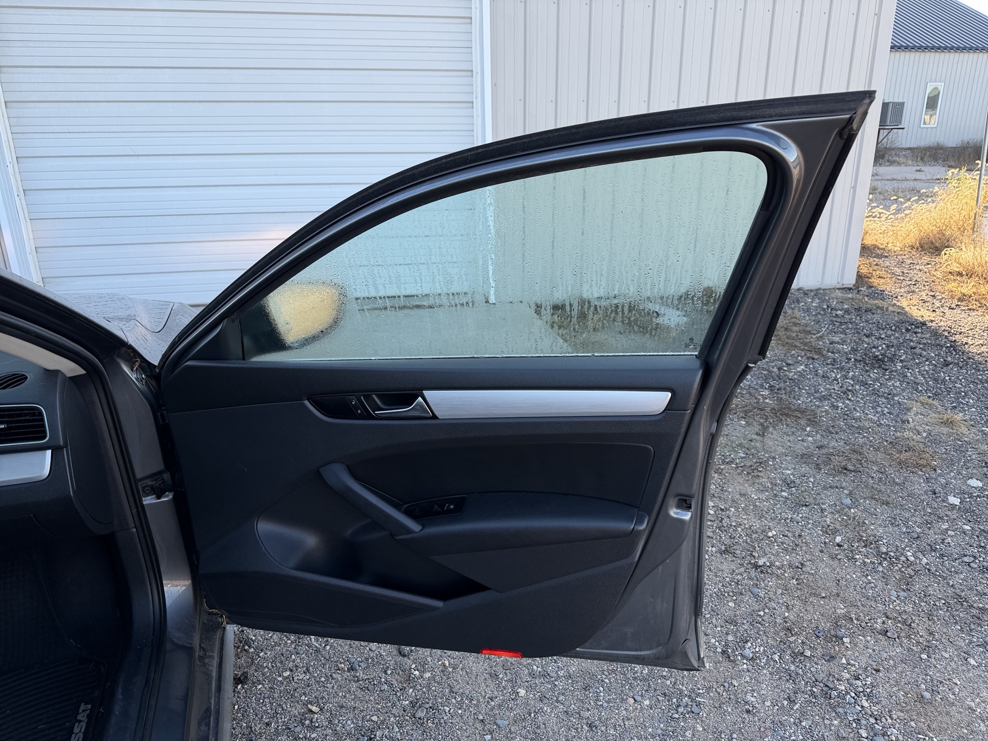 2012 volkswagen passat 2.5l-se-mt with 176667 miles for sale near Elk River, Minnesota 106657_32_passenger_door_panel.jpg
