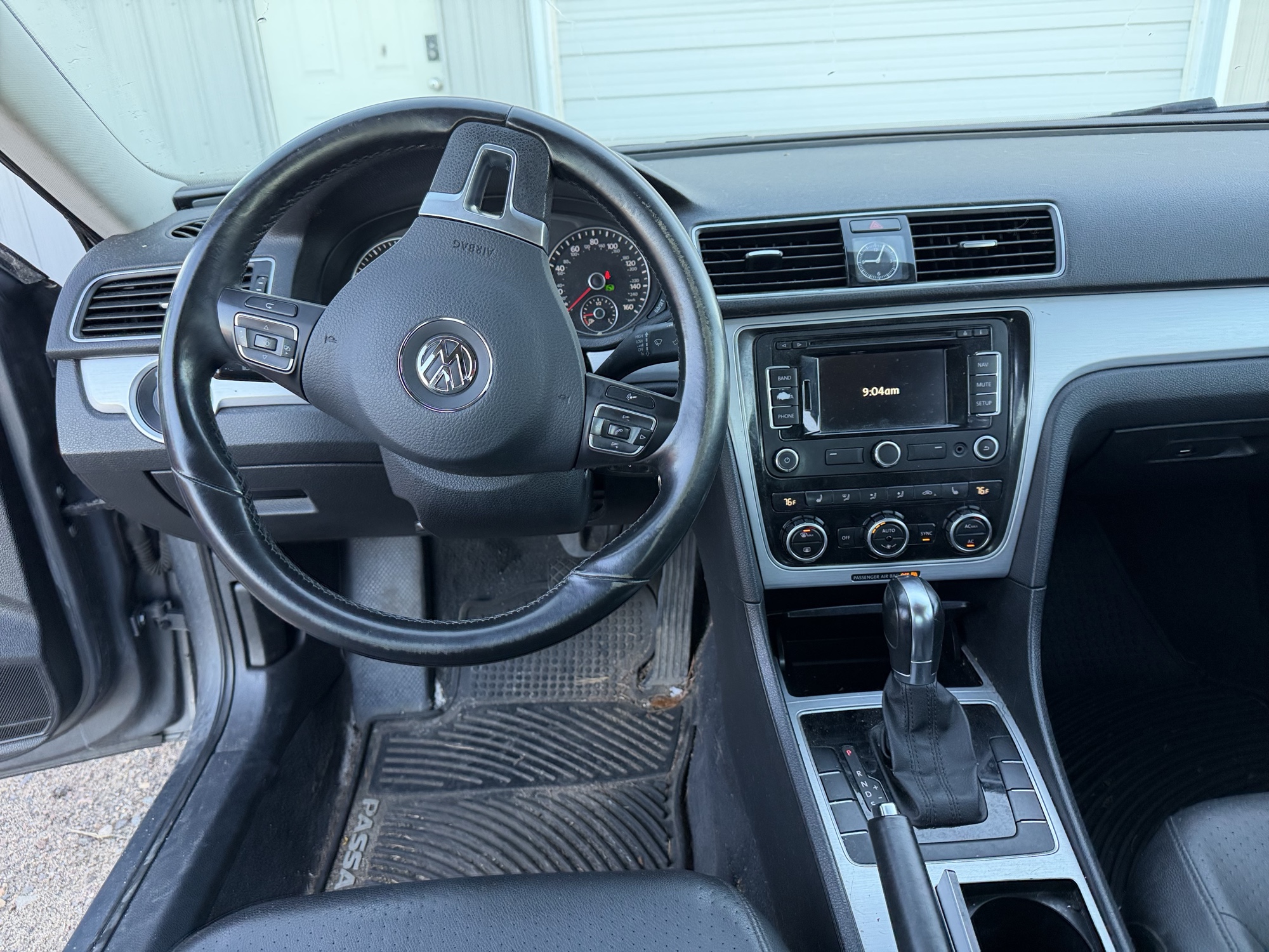 2012 volkswagen passat 2.5l-se-mt with 176667 miles for sale near Elk River, Minnesota 106657_33_dash_from_driver.jpg