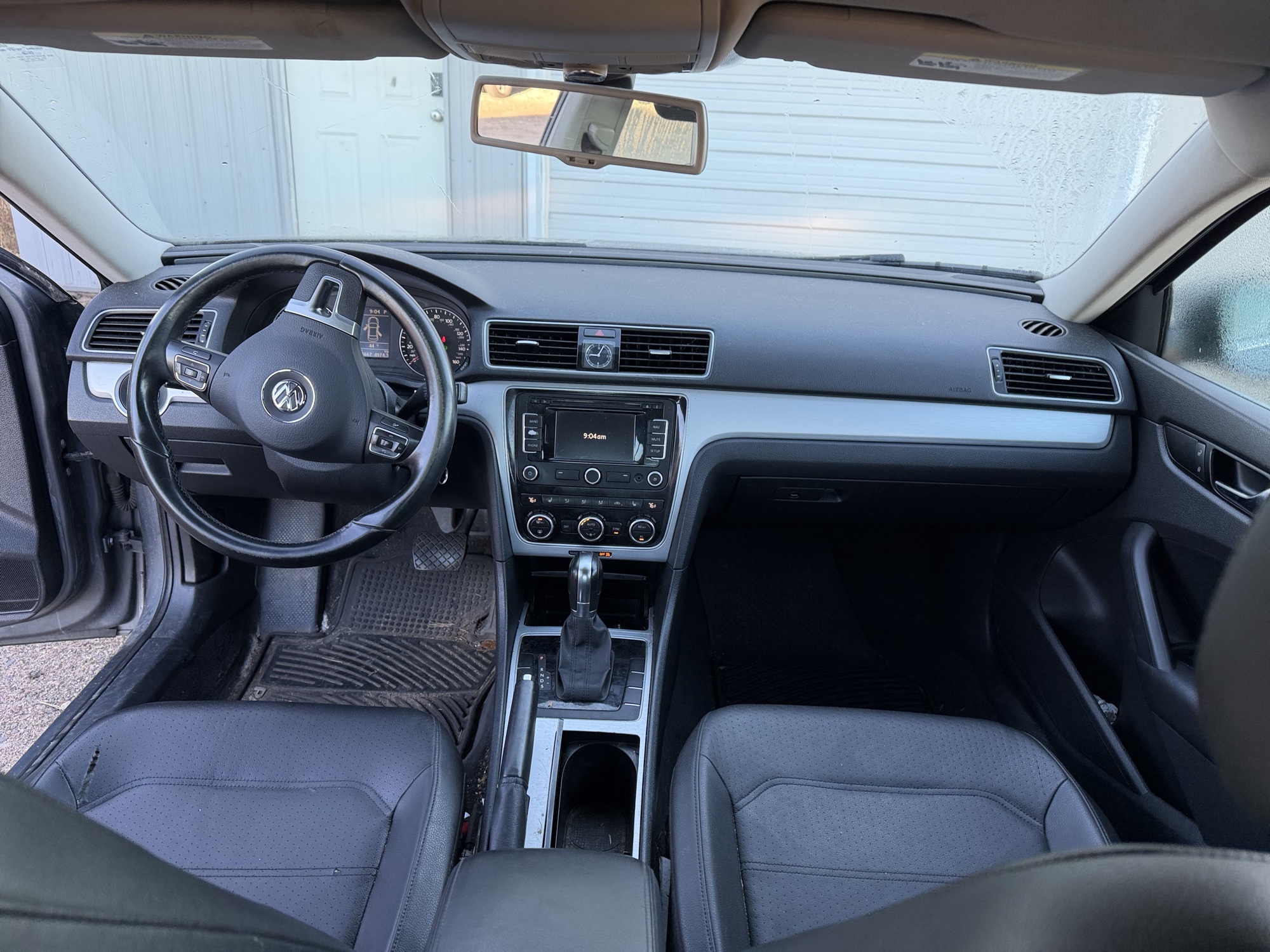 2012 volkswagen passat 2.5l-se-mt with 176667 miles for sale near Elk River, Minnesota 106657_34_whole_dash.jpg