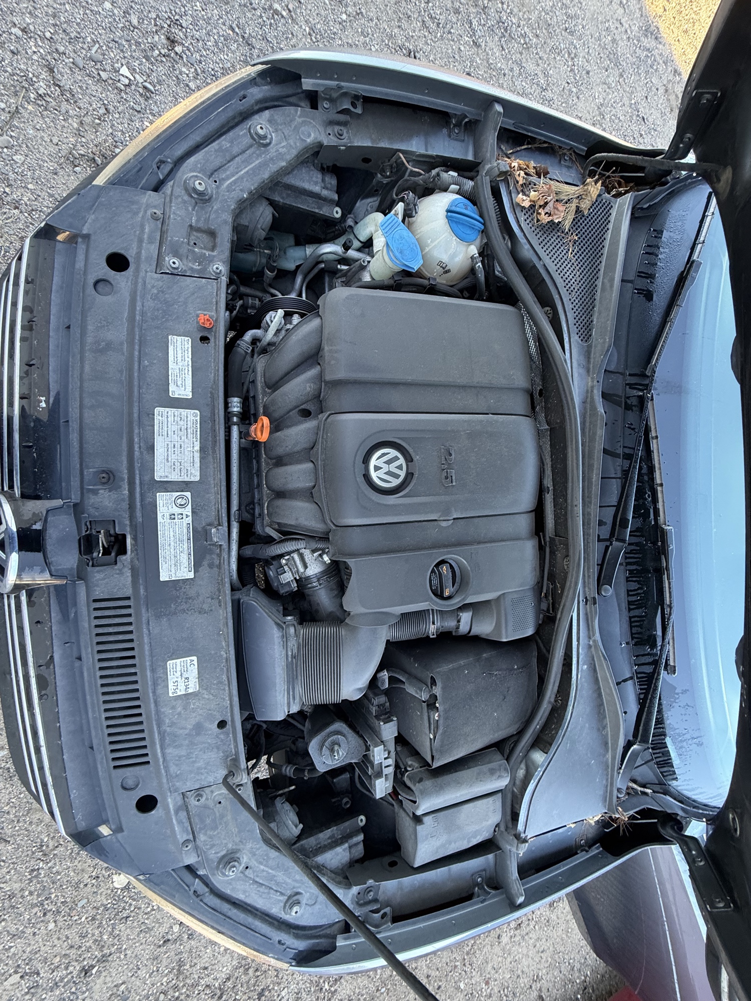 2012 volkswagen passat 2.5l-se-mt with 176667 miles for sale near Elk River, Minnesota 106657_49_engine_bay.jpg