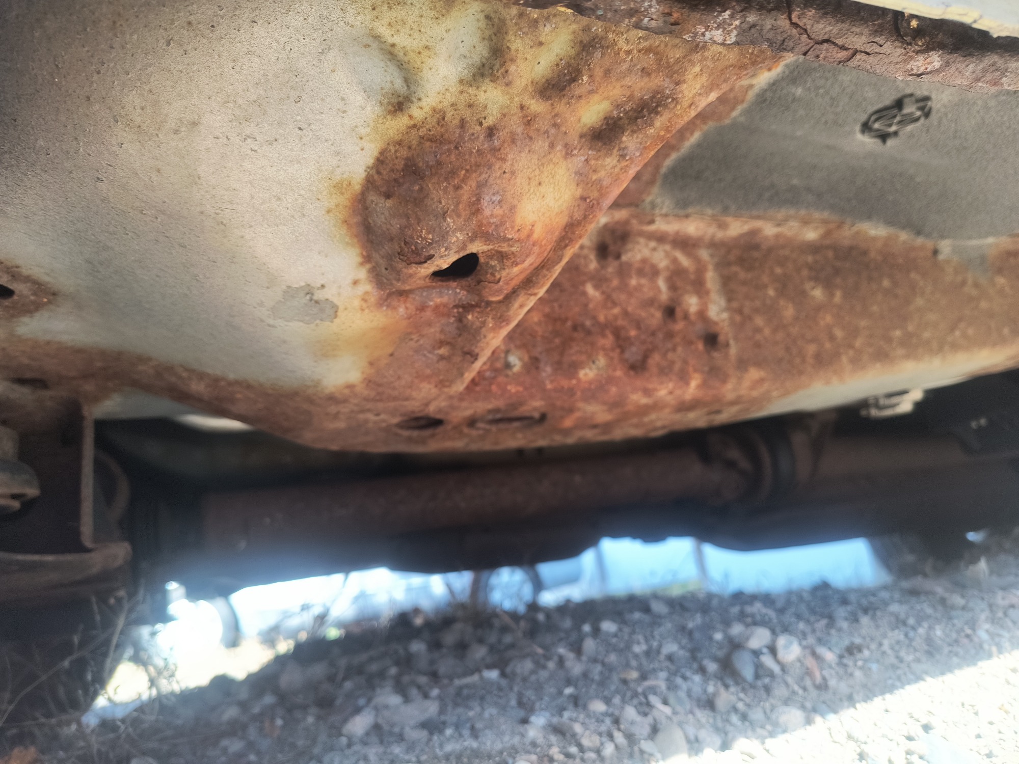2009 mercury mariner-hybrid 4wd with 333358 miles for sale near Elk River, Minnesota 106658_17_undercar_drv_side.jpg