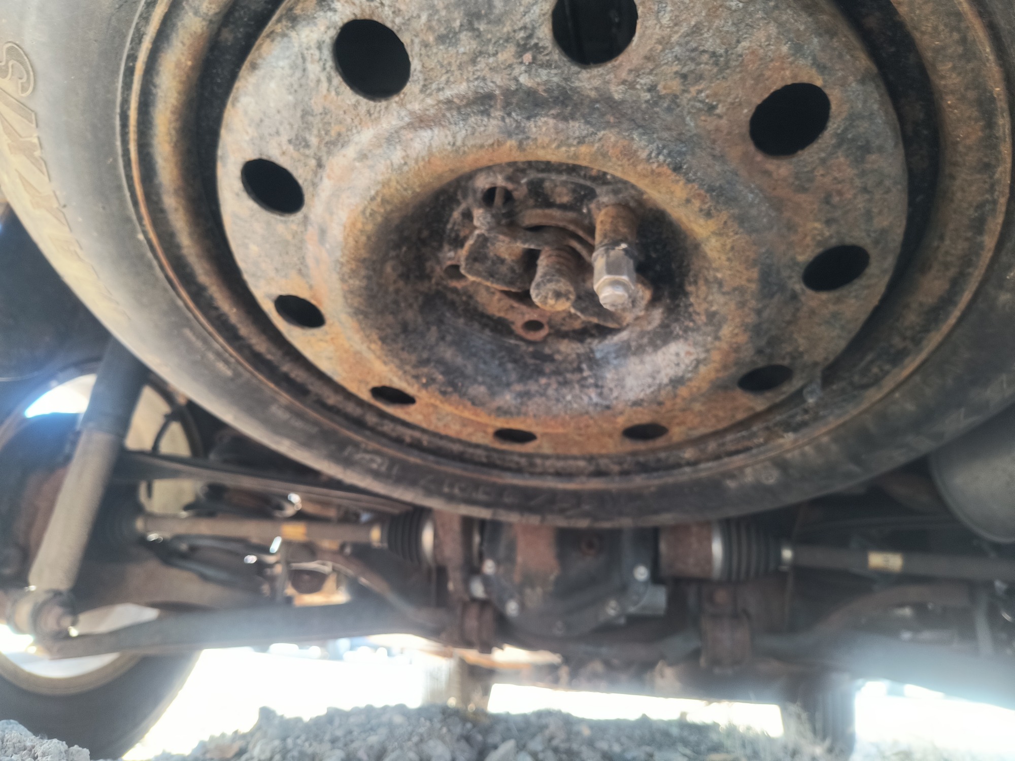 2009 mercury mariner-hybrid 4wd with 333358 miles for sale near Elk River, Minnesota 106658_27_spare_tire.jpg