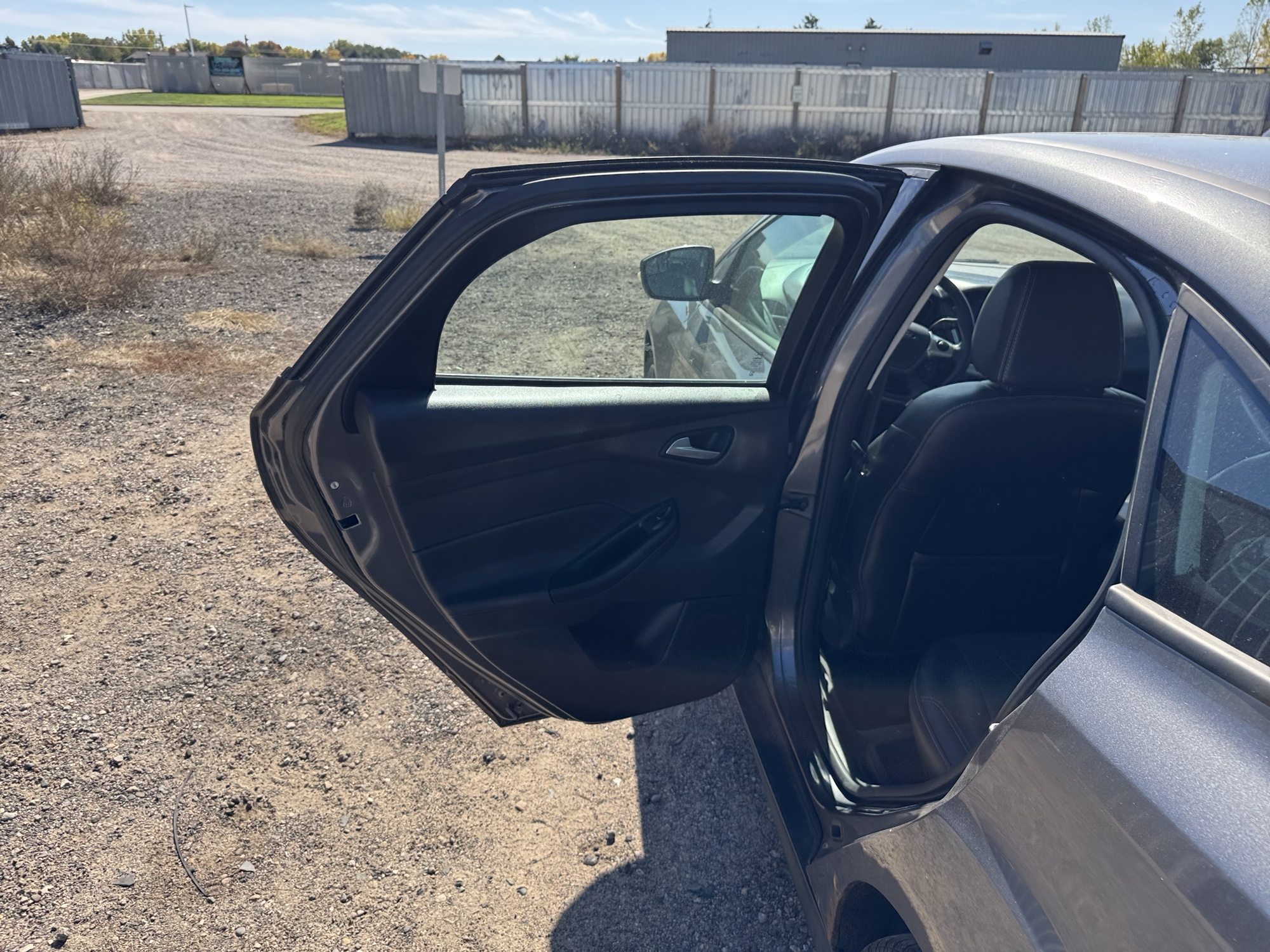 2013 ford focus se-sedan with 242471 miles for sale near Elk River, Minnesota 106659_25_drv_rear_door_panel.jpg