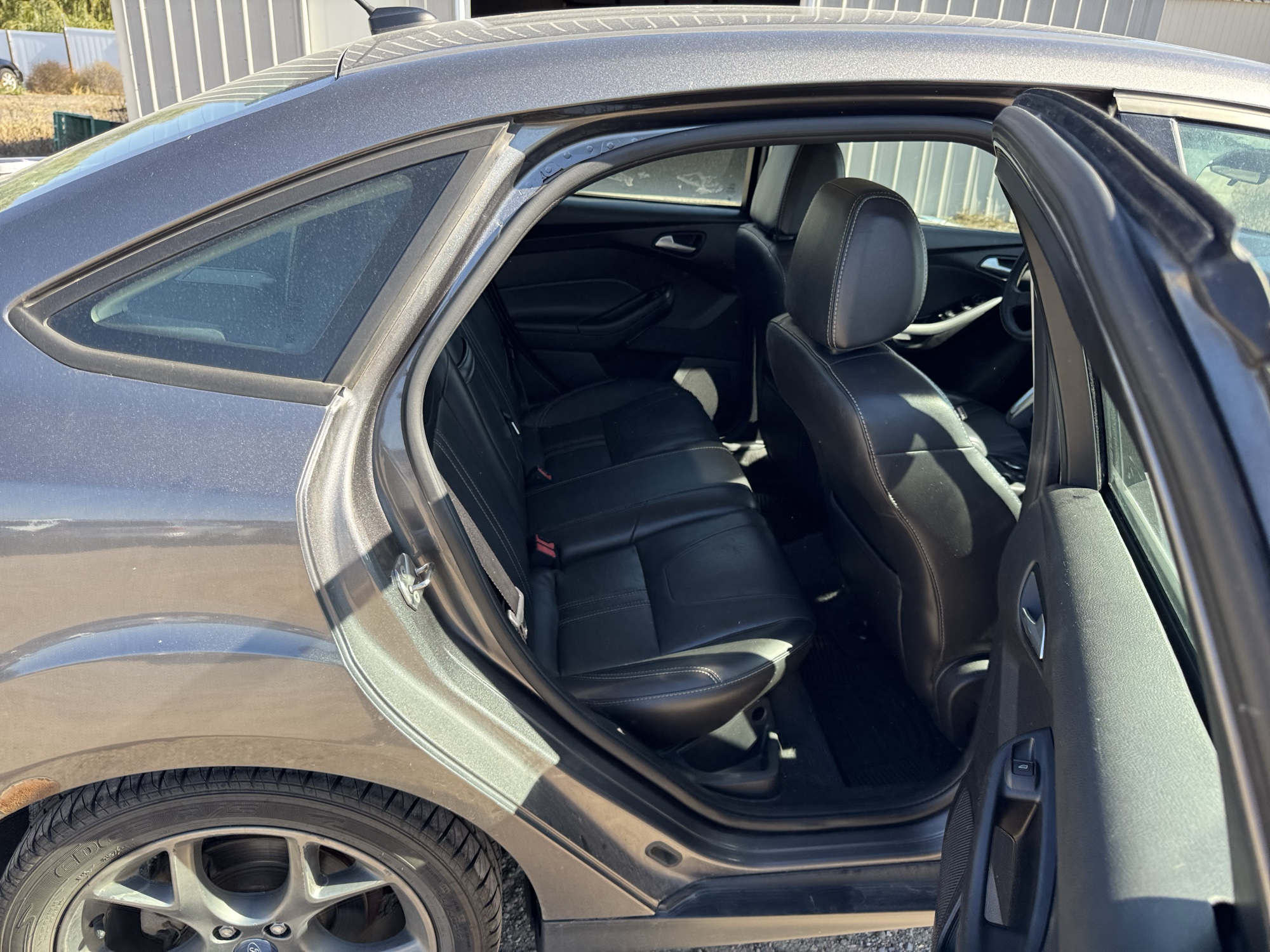 2013 ford focus se-sedan with 242471 miles for sale near Elk River, Minnesota 106659_28_pass_rear_seat.jpg