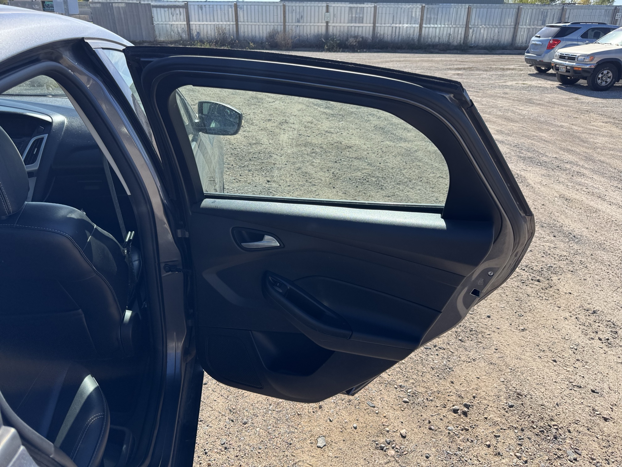 2013 ford focus se-sedan with 242471 miles for sale near Elk River, Minnesota 106659_30_pass_rear_door_panel.jpg