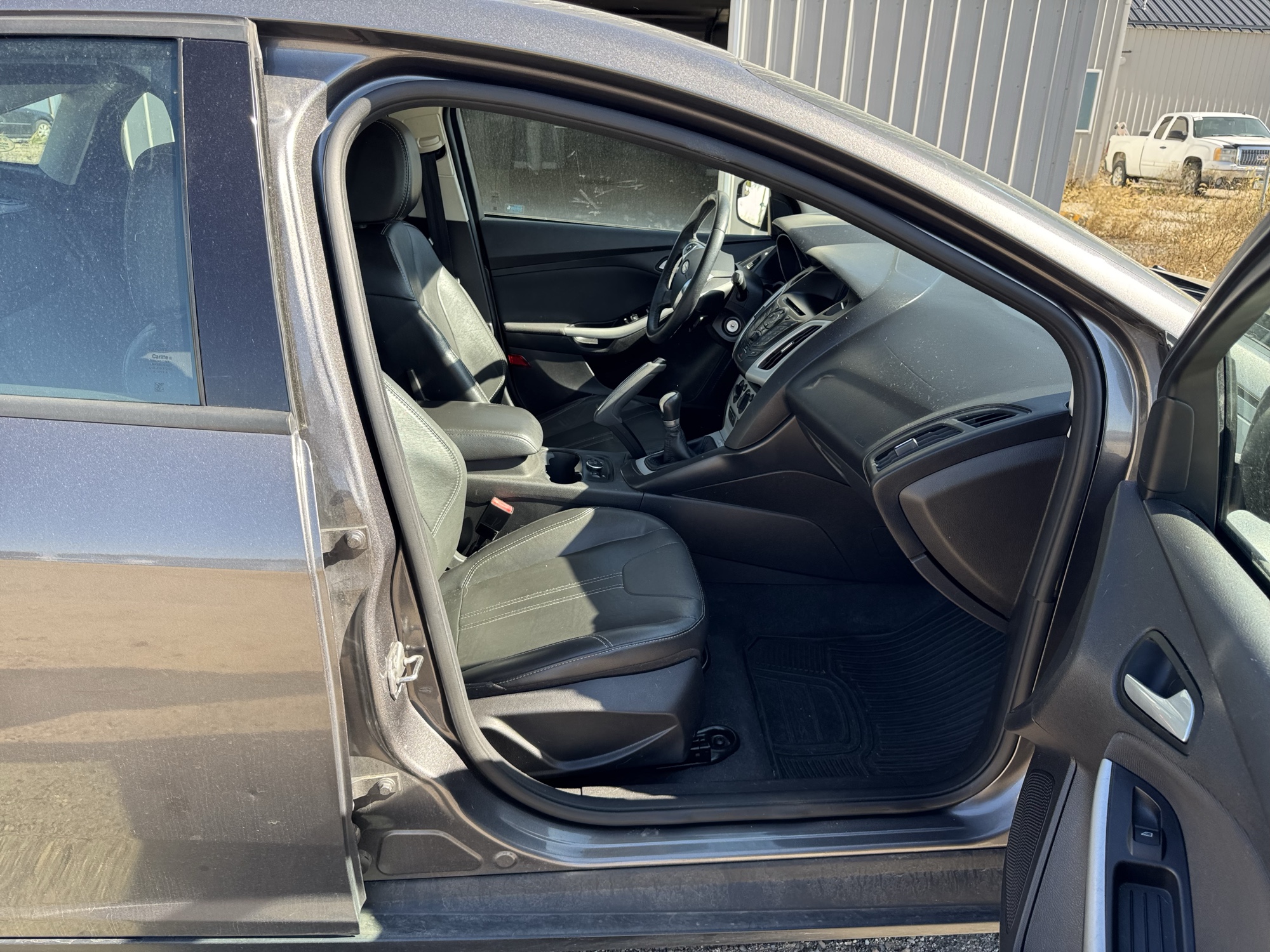 2013 ford focus se-sedan with 242471 miles for sale near Elk River, Minnesota 106659_31_passenger_seat.jpg