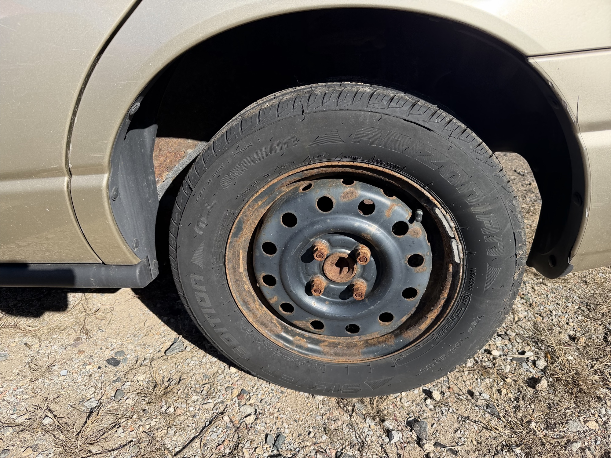 2002 saturn sl sl1 with 170974 miles for sale near Elk River, Minnesota 106660_13_rear_drv_wheel.jpg