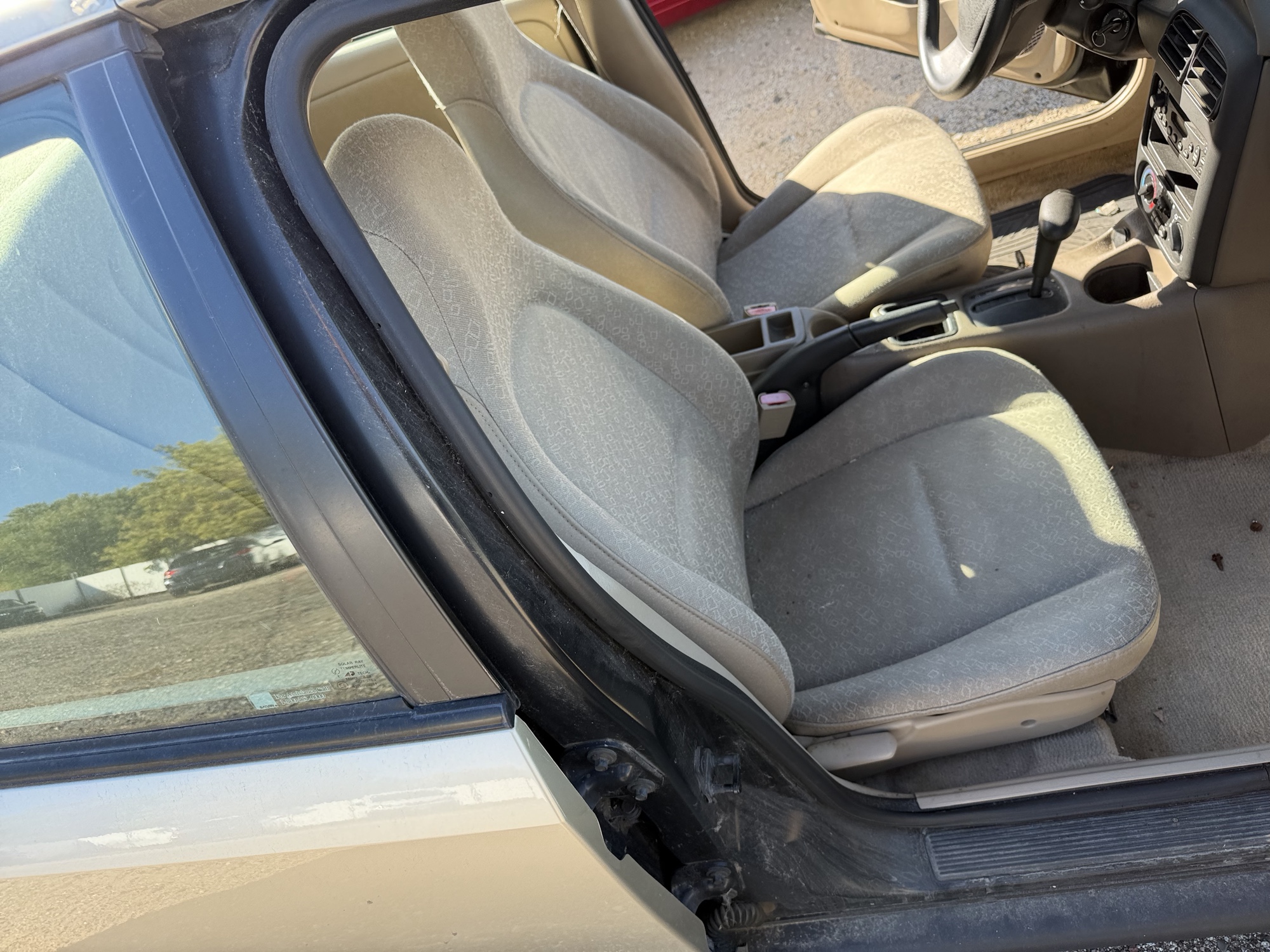2002 saturn sl sl1 with 170974 miles for sale near Elk River, Minnesota 106660_31_passenger_seat.jpg