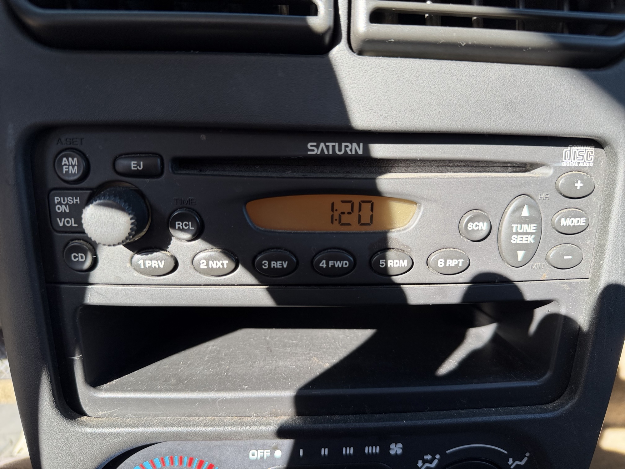 2002 saturn sl sl1 with 170974 miles for sale near Elk River, Minnesota 106660_39_radio_closeup.jpg