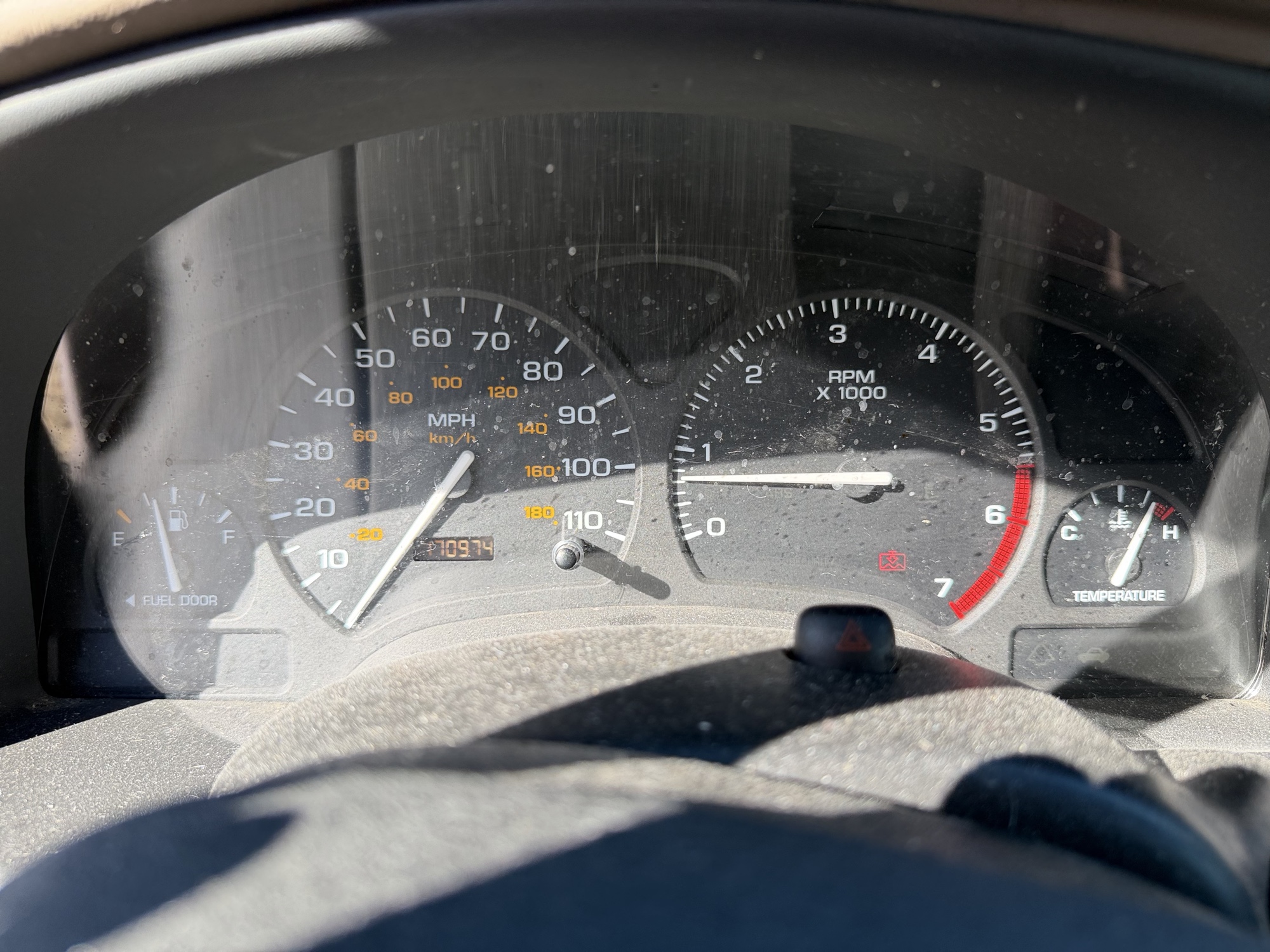 2002 saturn sl sl1 with 170974 miles for sale near Elk River, Minnesota 106660_43_gauge_cluster.jpg