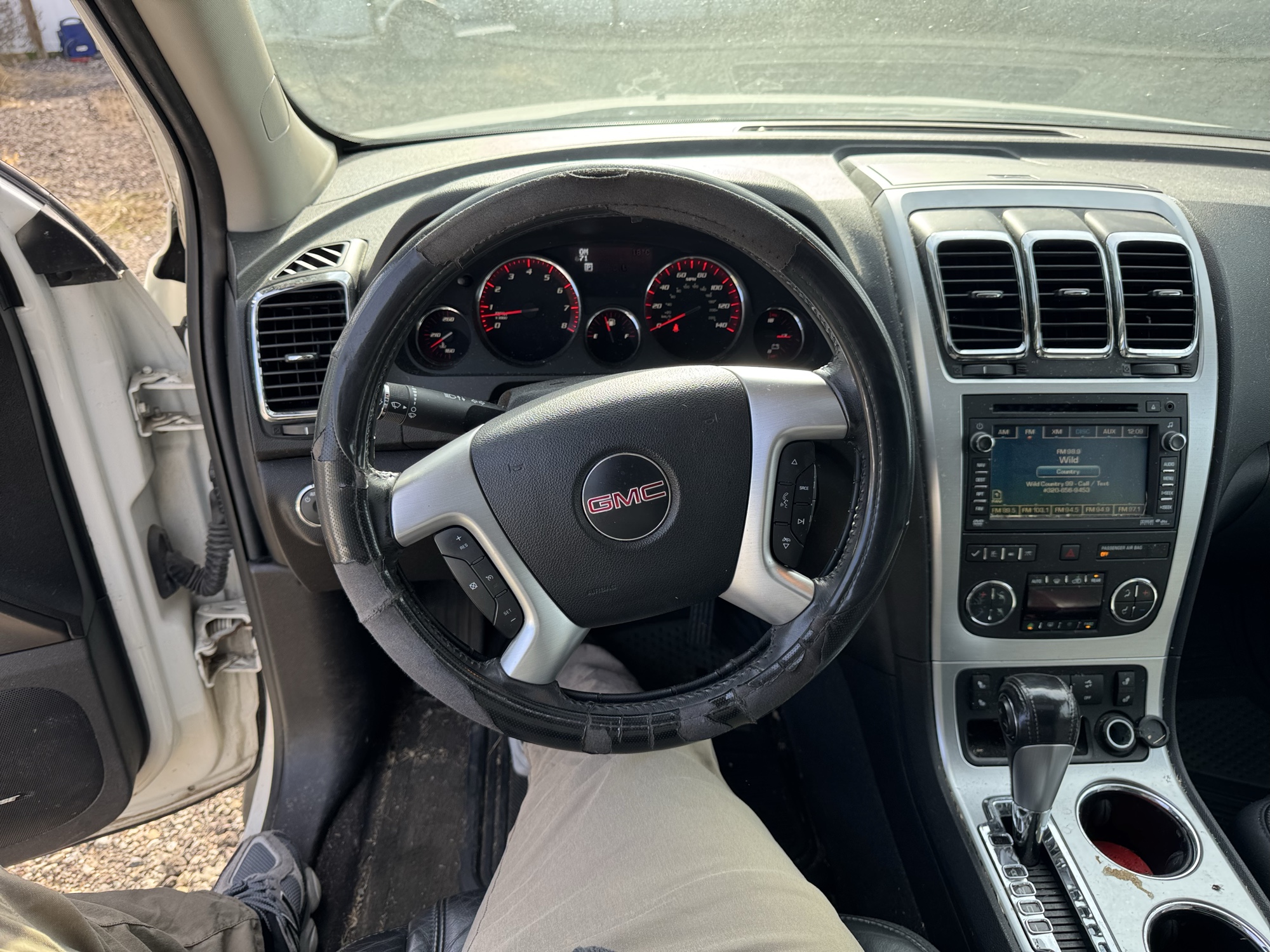 2010 gmc acadia slt-1-awd with 367138 miles for sale near Elk River, Minnesota 106661_36_steering_wheel.jpg