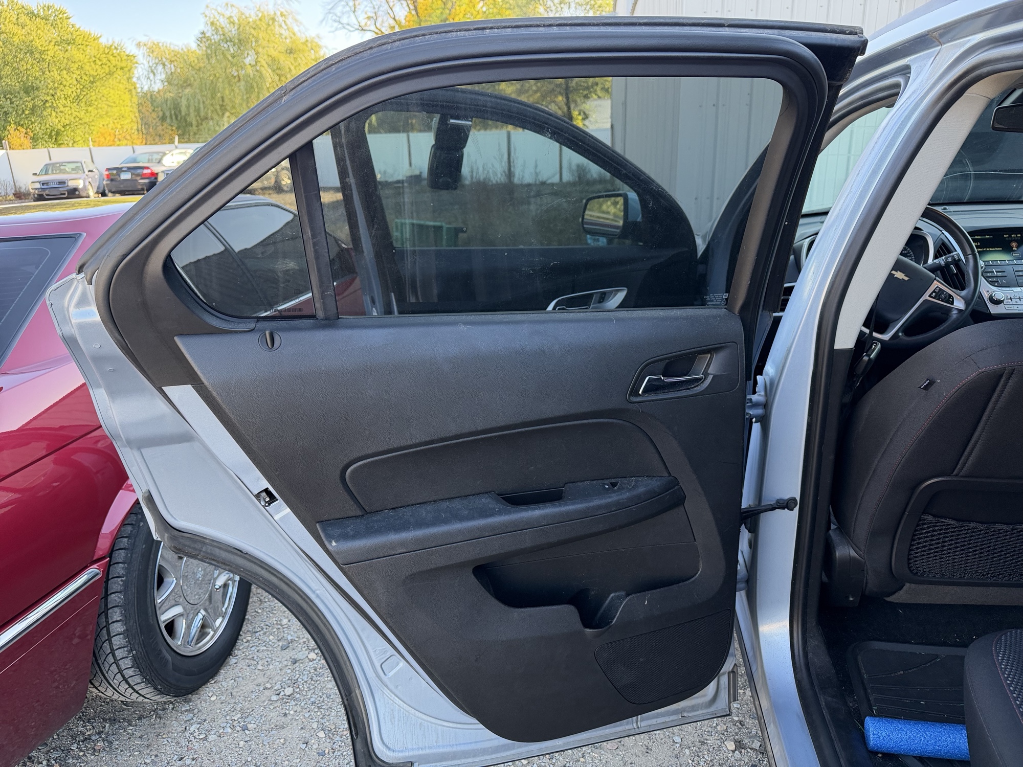 2015 chevrolet equinox 1lt-2wd with 133194 miles for sale near Elk River, Minnesota 106663_25_drv_rear_door_panel.jpg