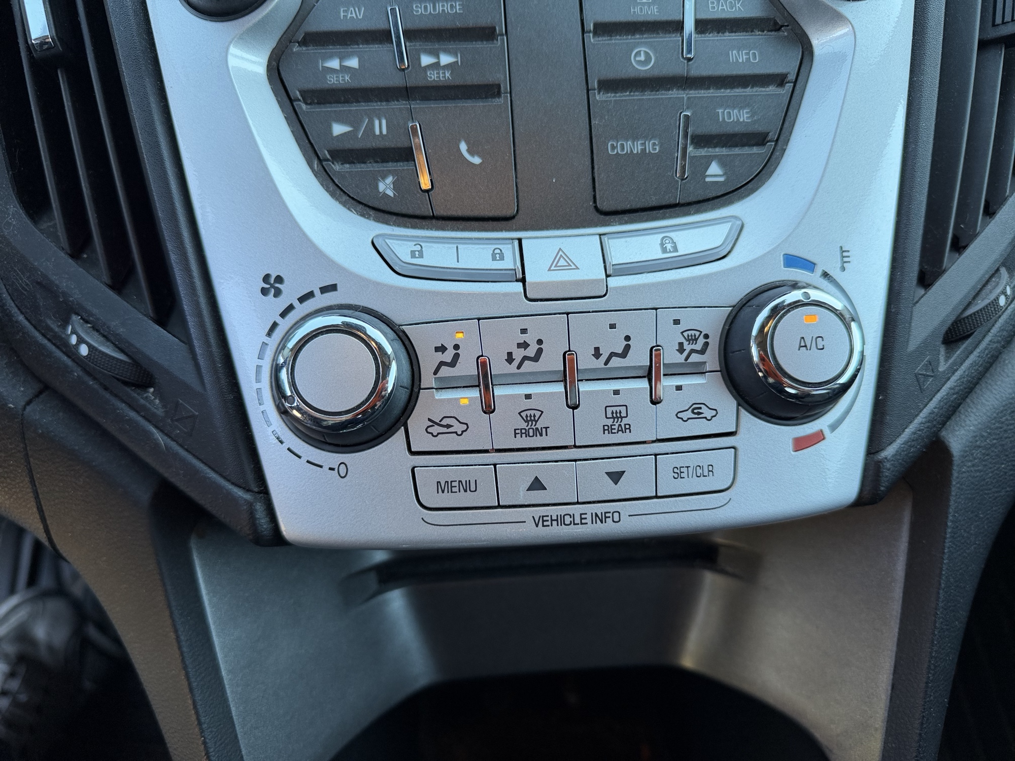 2015 chevrolet equinox 1lt-2wd with 133194 miles for sale near Elk River, Minnesota 106663_40_climate_control.jpg