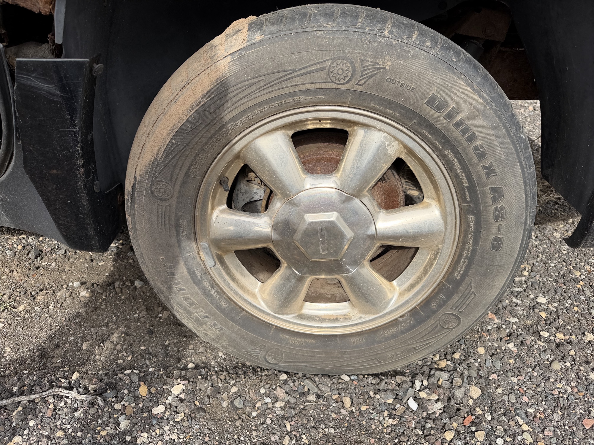2002 gmc envoy with 220295 miles for sale near Elk River, Minnesota 106665_13_rear_drv_wheel.jpg