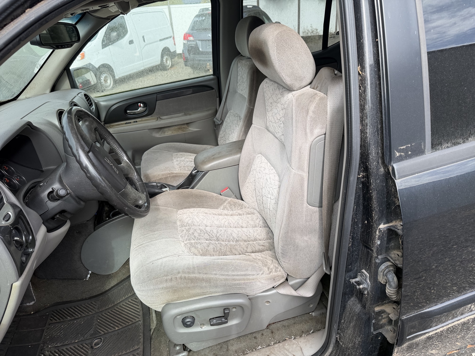 2002 gmc envoy with 220295 miles for sale near Elk River, Minnesota 106665_22_driver_seat.jpg
