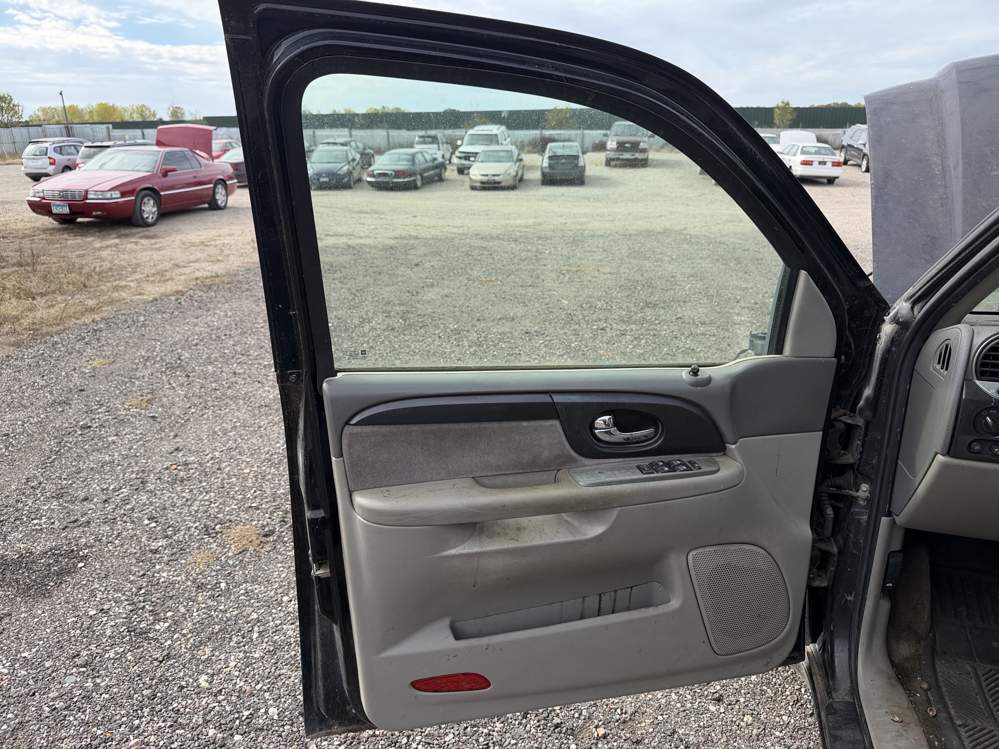 2002 gmc envoy with 220295 miles for sale near Elk River, Minnesota 106665_23_driver_door_panel.jpg