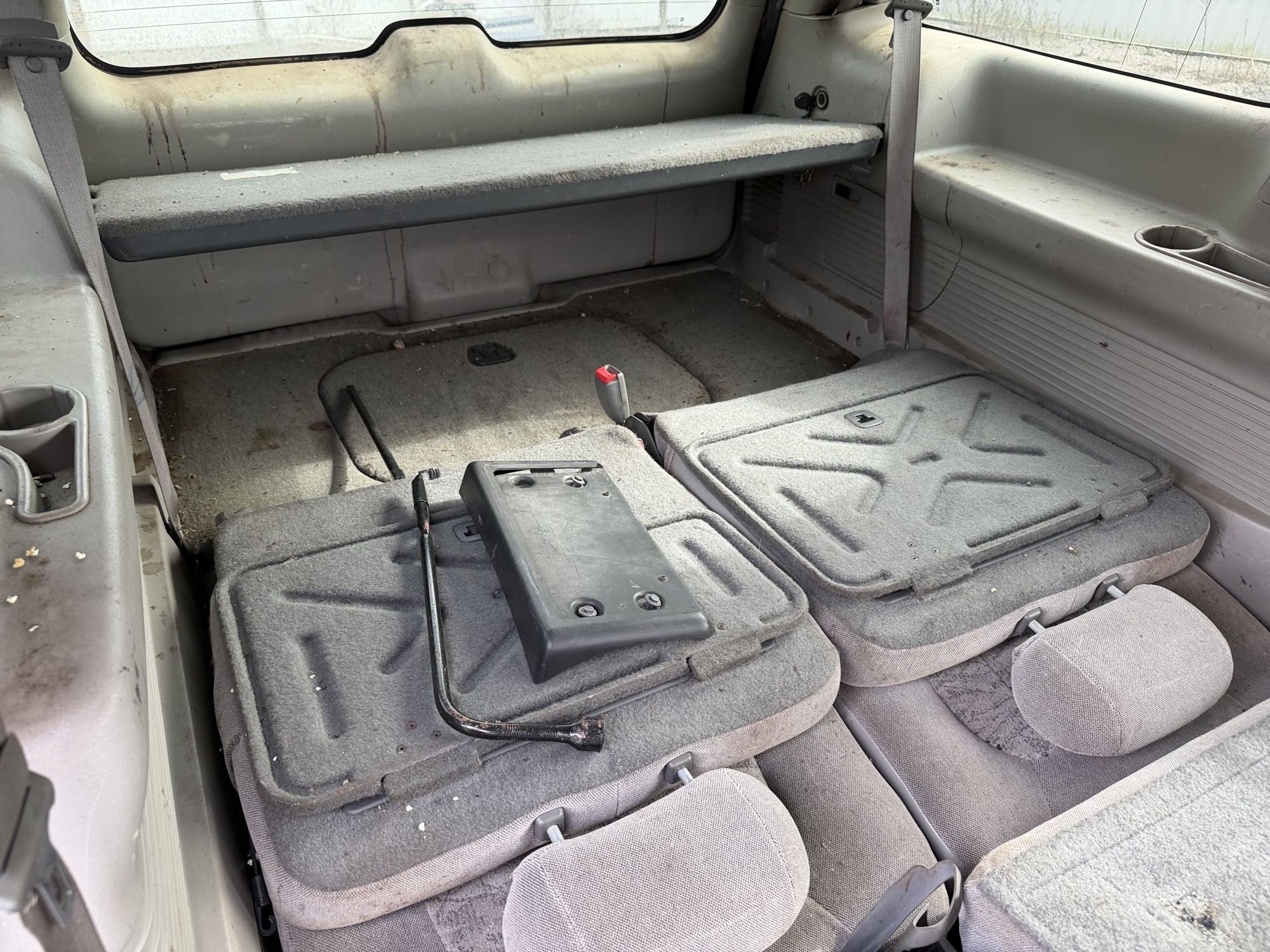 2002 gmc envoy with 220295 miles for sale near Elk River, Minnesota 106665_29_third_row_seat.jpg