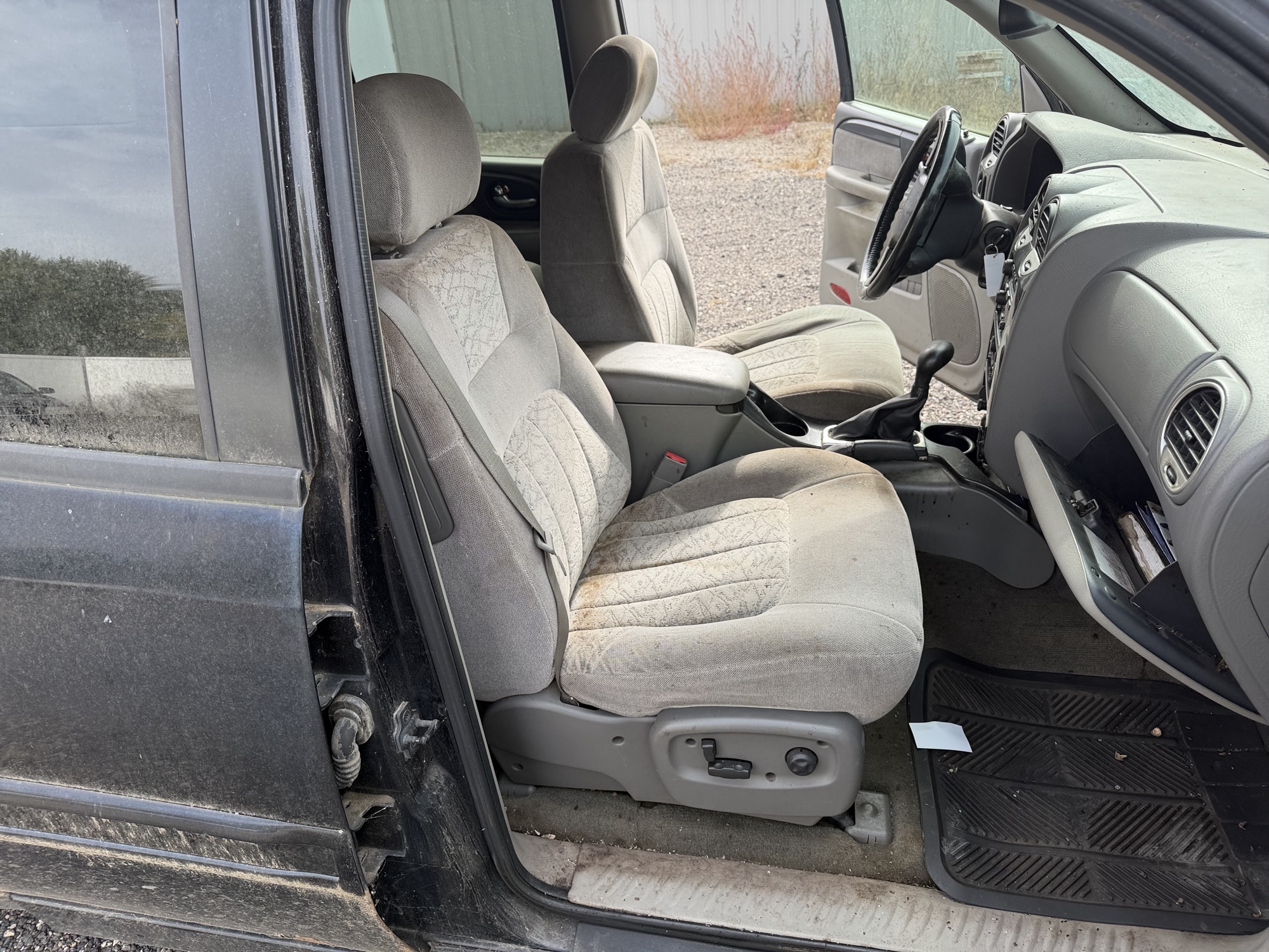 2002 gmc envoy with 220295 miles for sale near Elk River, Minnesota 106665_31_passenger_seat.jpg