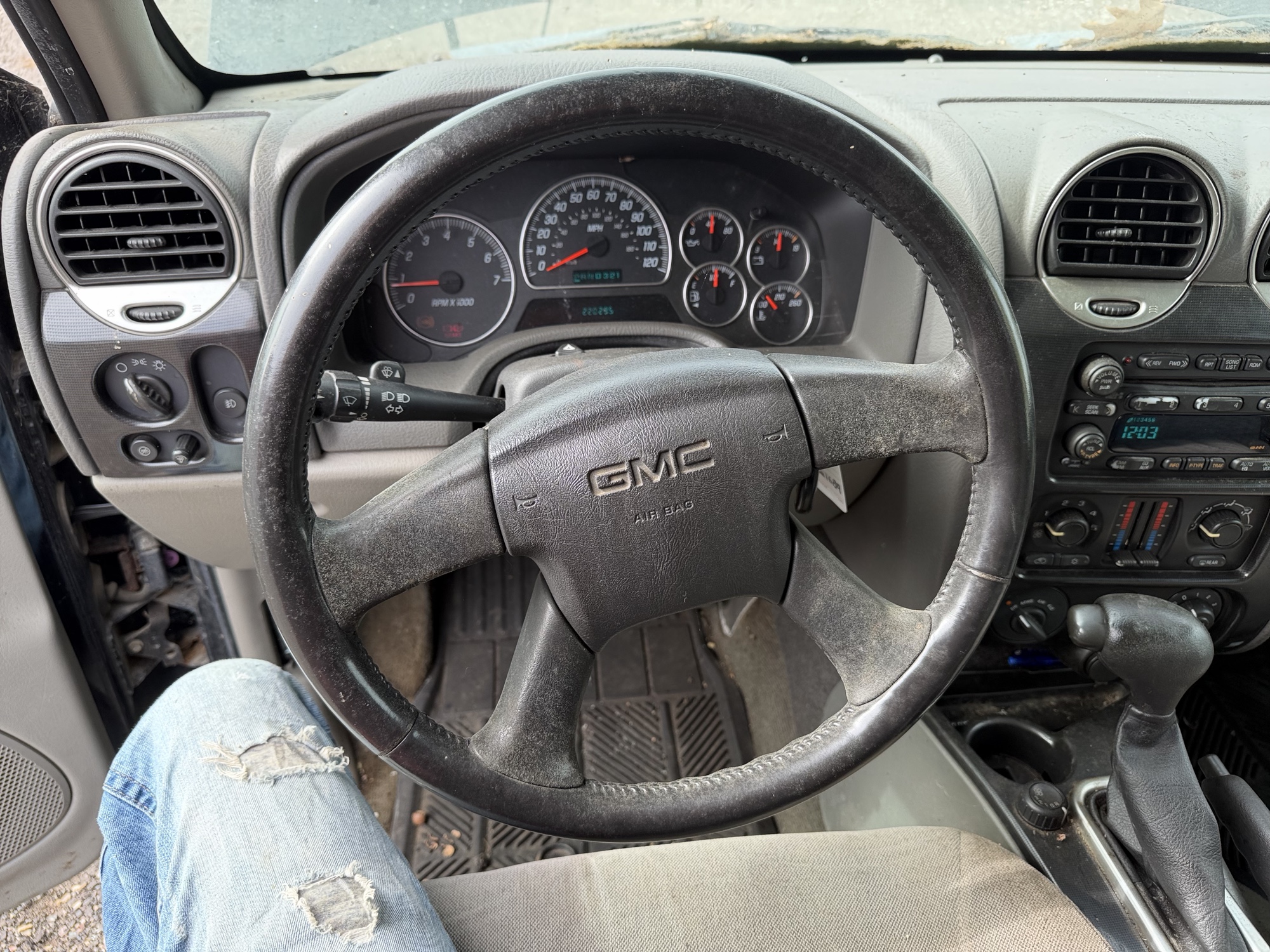 2002 gmc envoy with 220295 miles for sale near Elk River, Minnesota 106665_36_steering_wheel.jpg