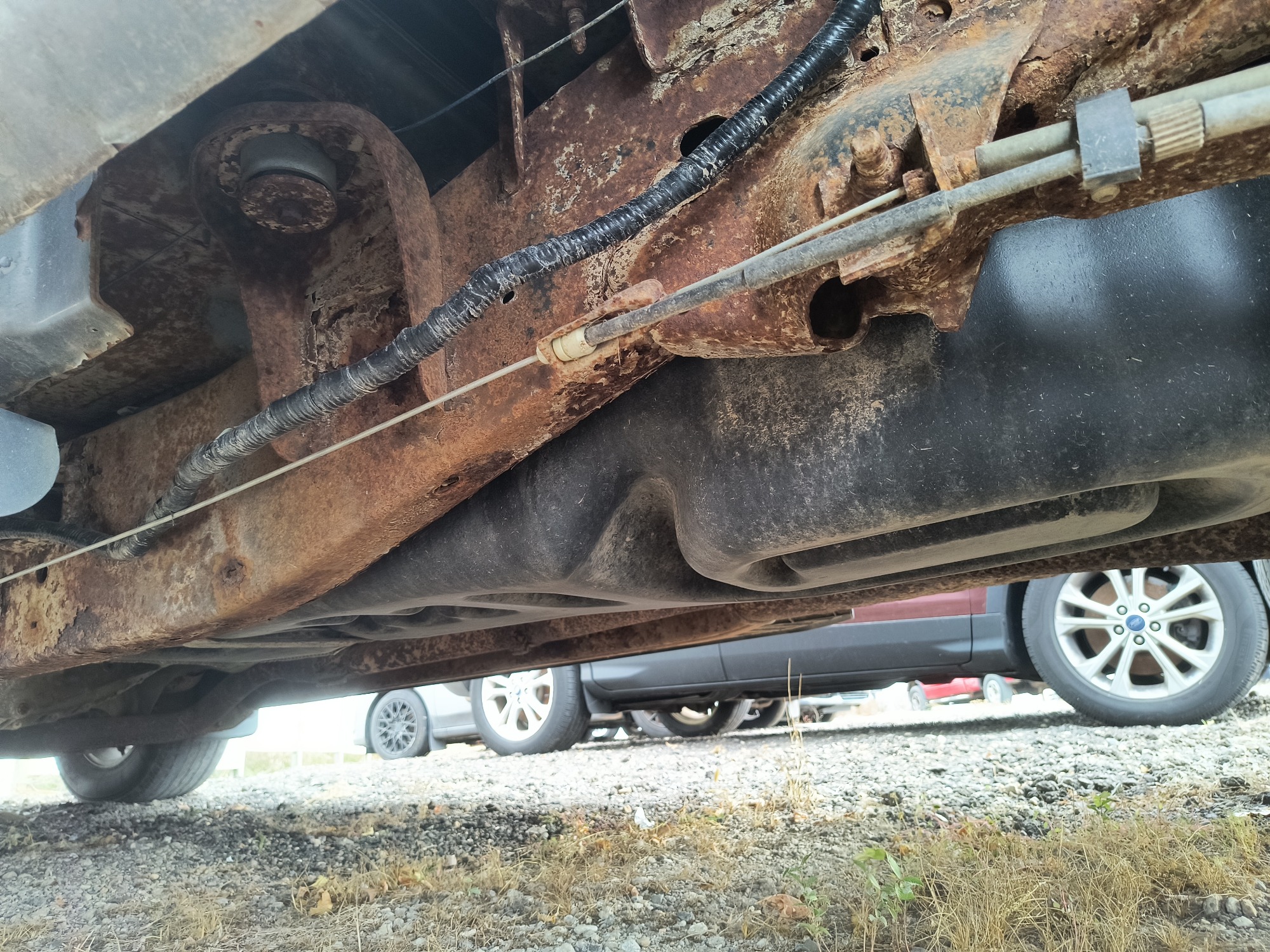 2004 ford f-150 xl-supercab-4wd with 217438 miles for sale near Elk River, Minnesota 106666_18_undercar_rear_drv.jpg