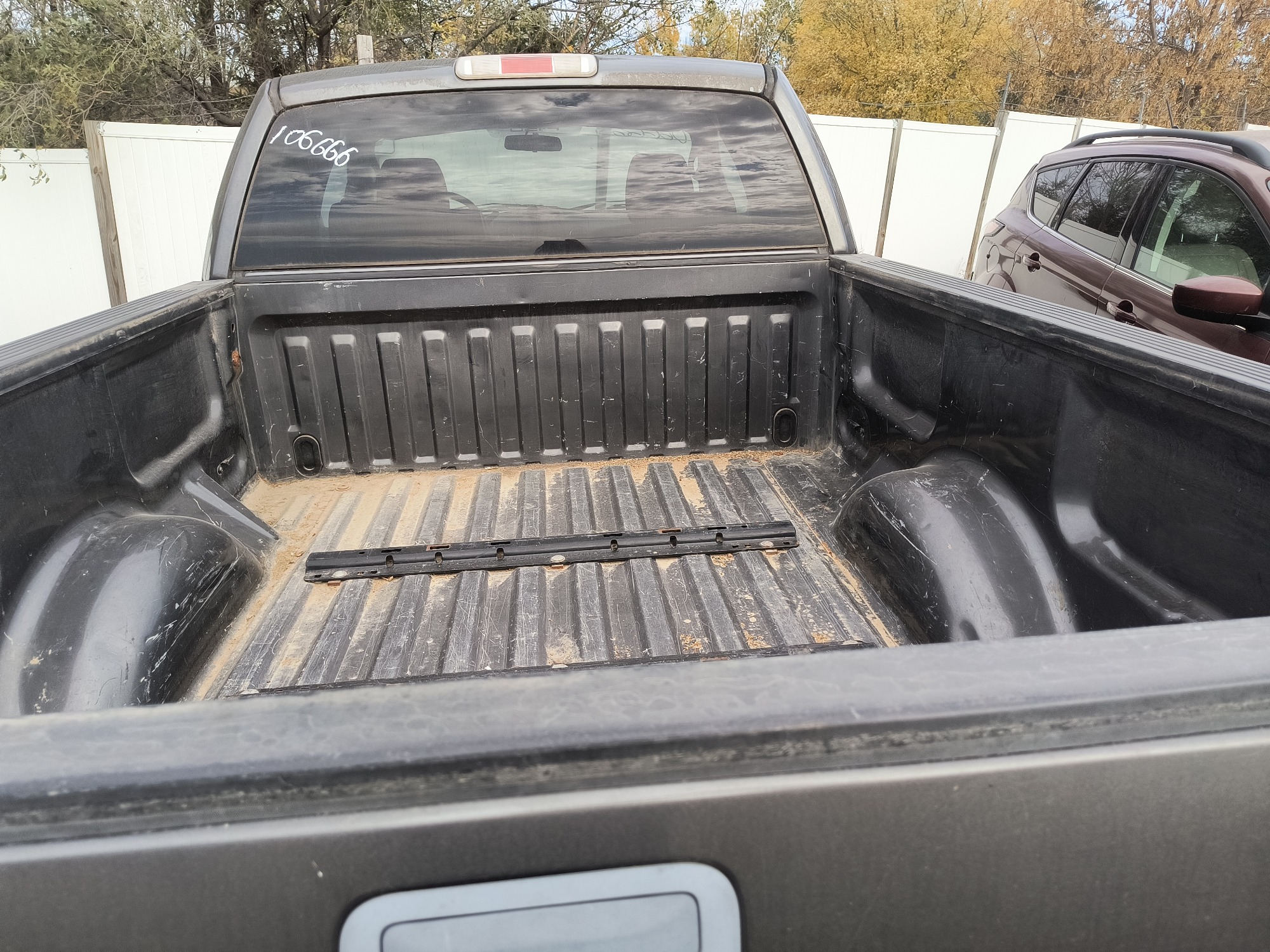 2004 ford f-150 xl-supercab-4wd with 217438 miles for sale near Elk River, Minnesota 106666_26_trunk.jpg